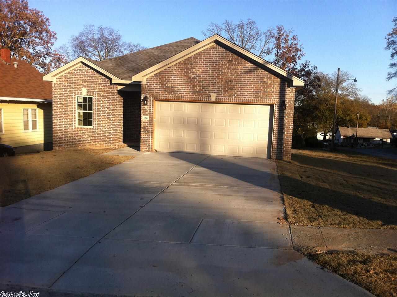 New construction. See this beautiful open floor plan, tall ceilings, trey ceiling in the master bedroom, 3 bedroom, 2 bath, 2 car garage, quality built home around the corner from Stephens Elementary. Up to $20,000 City Home subsidy for buyer who qualifies.