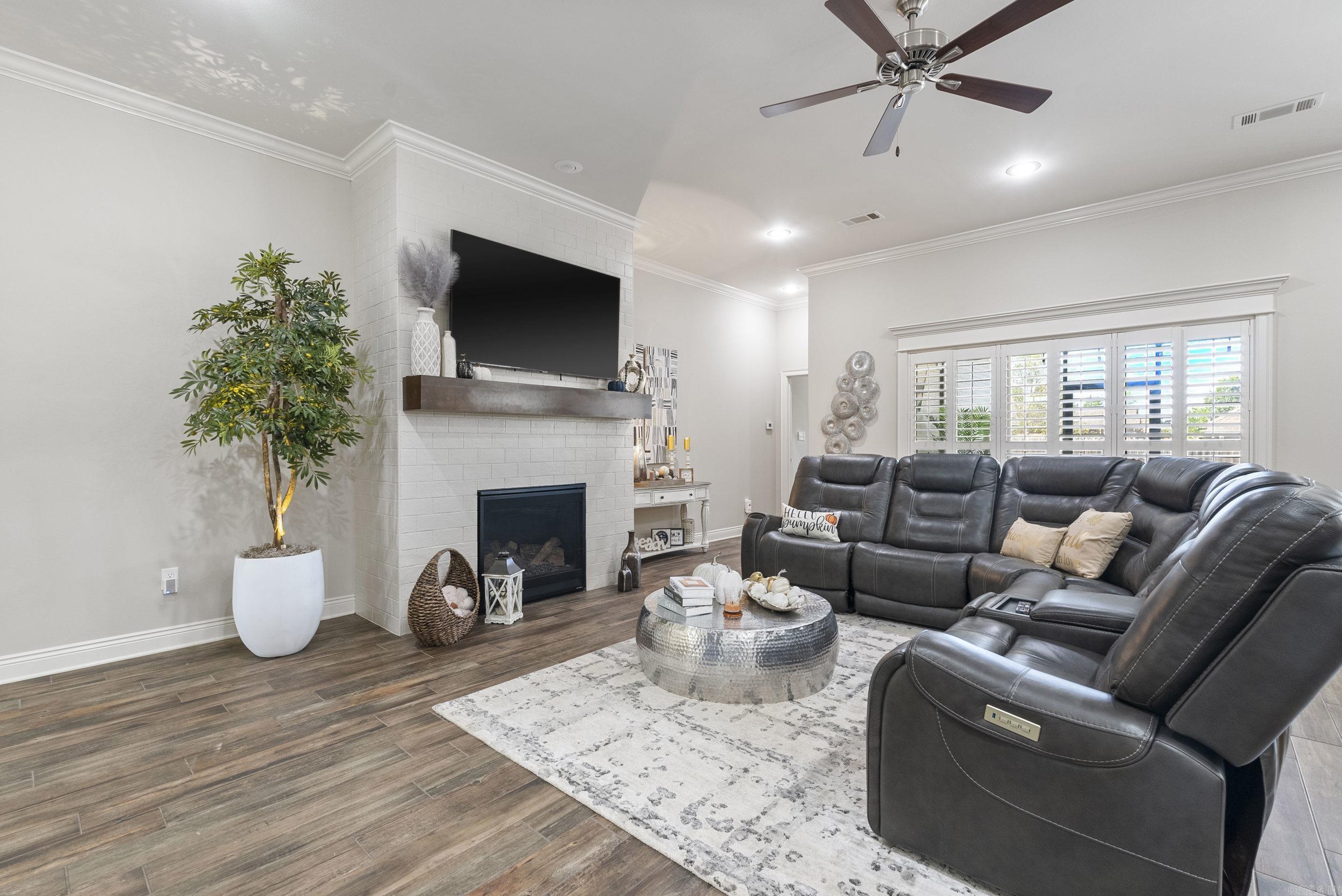 CASTLEBERRY MEADOWS - Residential