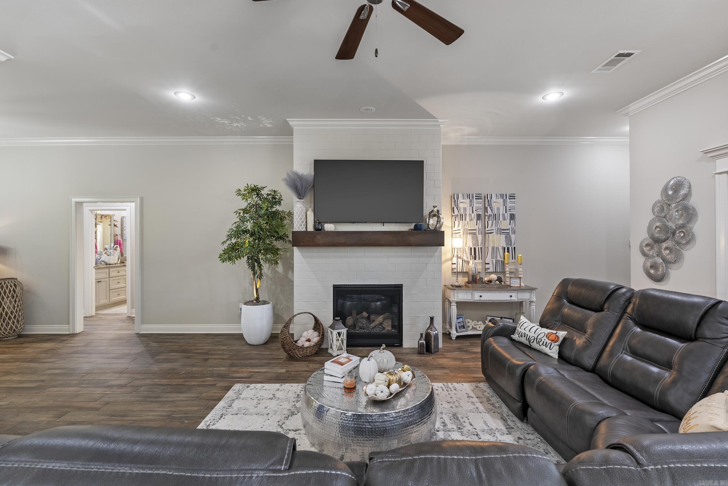 CASTLEBERRY MEADOWS - Residential