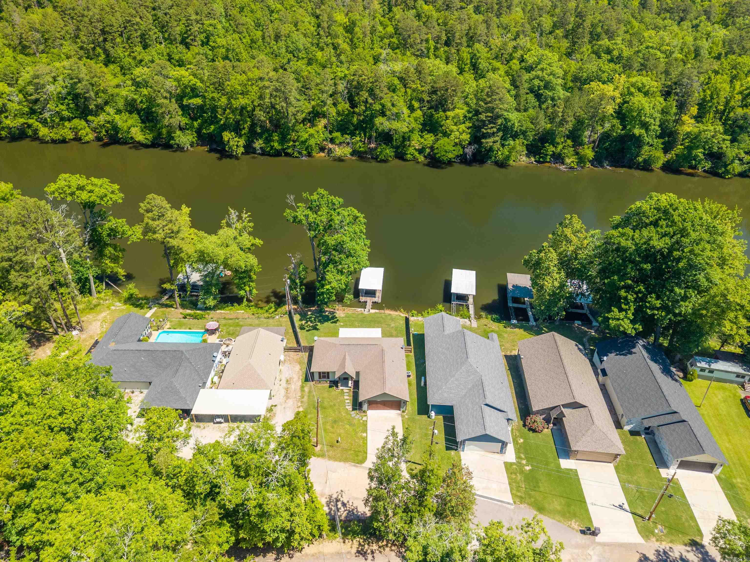 CHEROKEE BEACH LAKE ESTATES - Residential