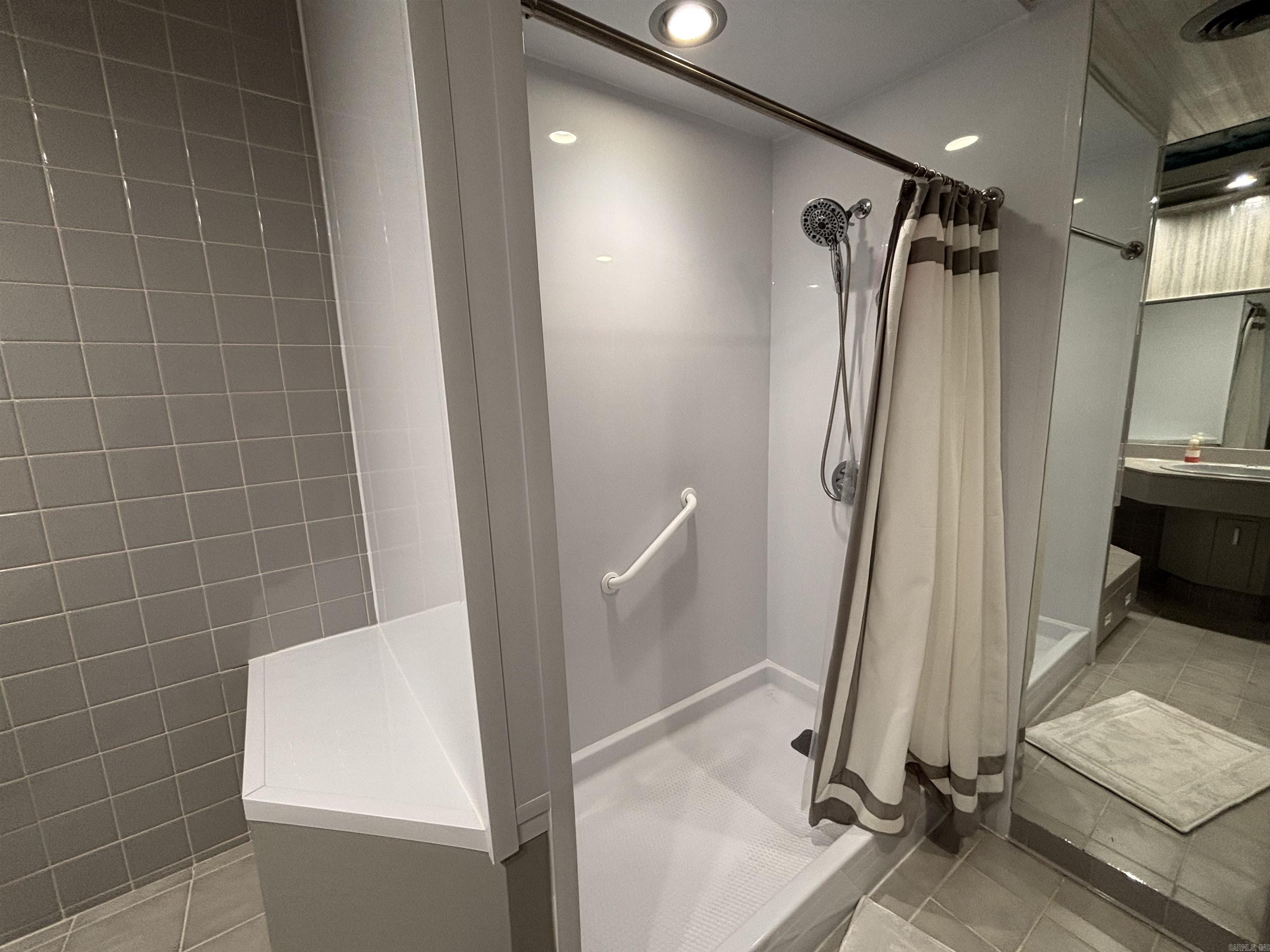 CHELSEA HEIGHTS CONDO - Residential