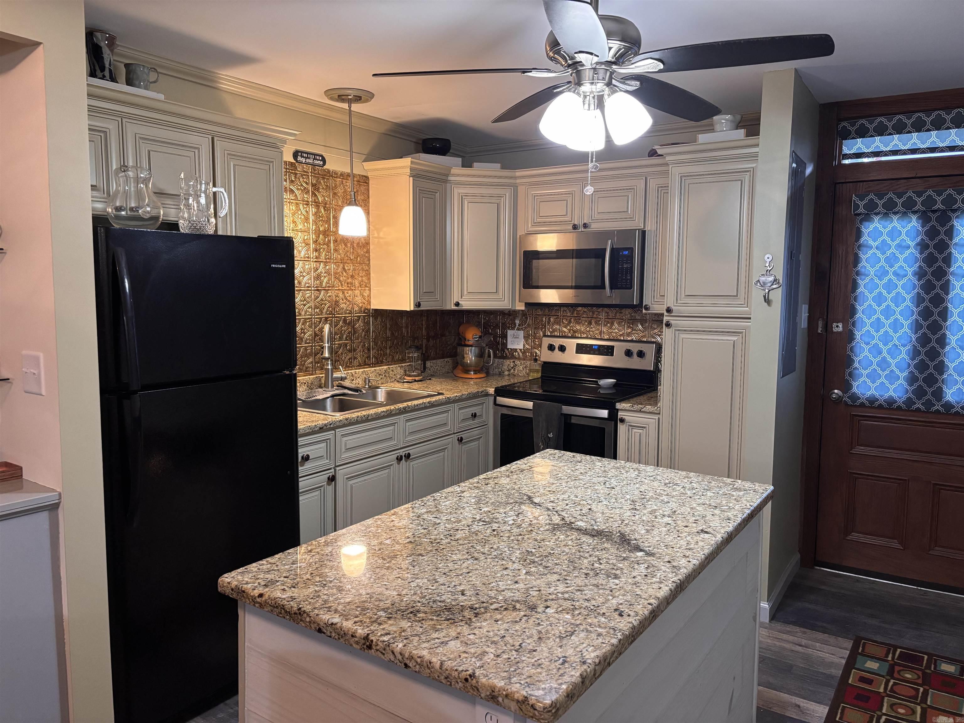 CHELSEA HEIGHTS CONDO - Residential