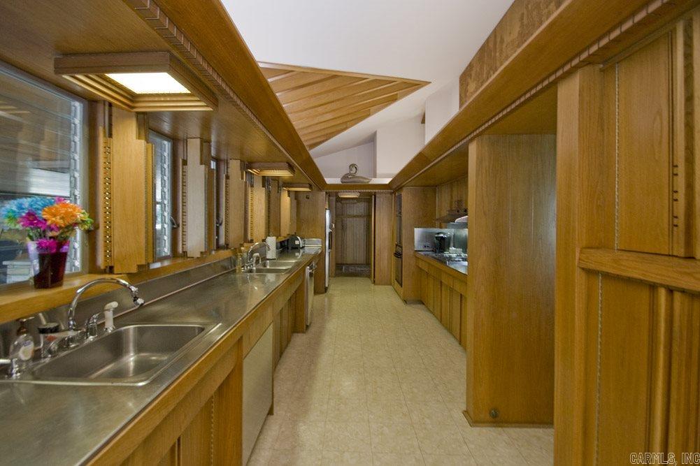 KINGWOOD PLACE - Residential