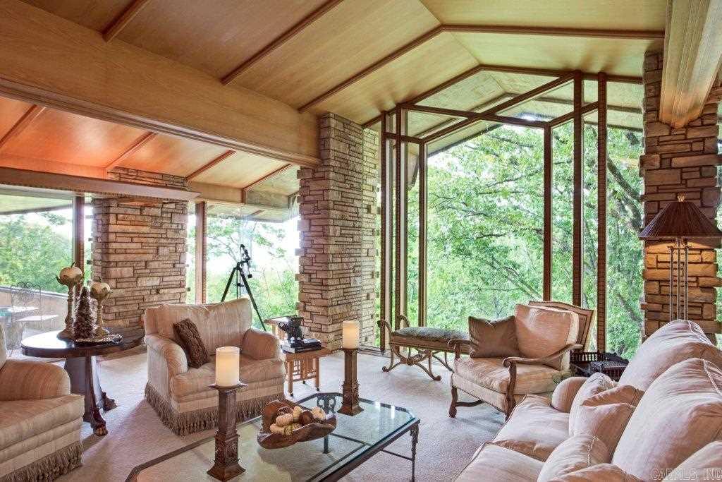 KINGWOOD PLACE - Residential