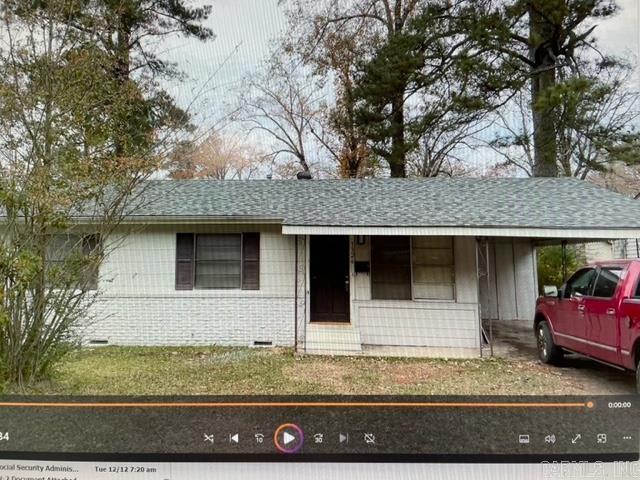 Great starter home, Fresh updates include electrical wiring, fresh paint throughout, new floor covering, new roof. Move-in ready.