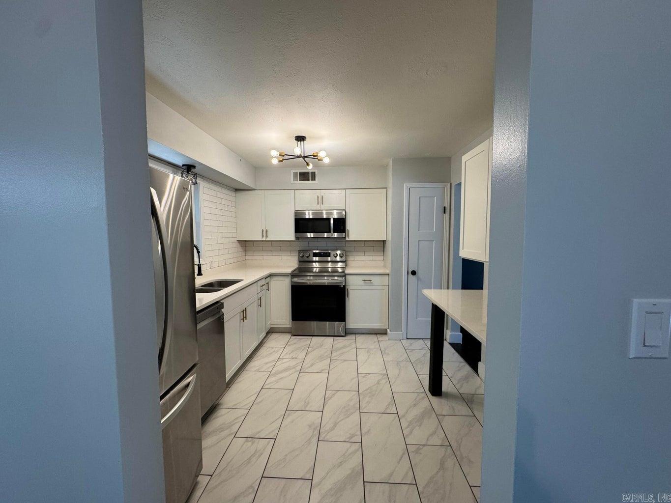 THUNDERBIRD - Residential