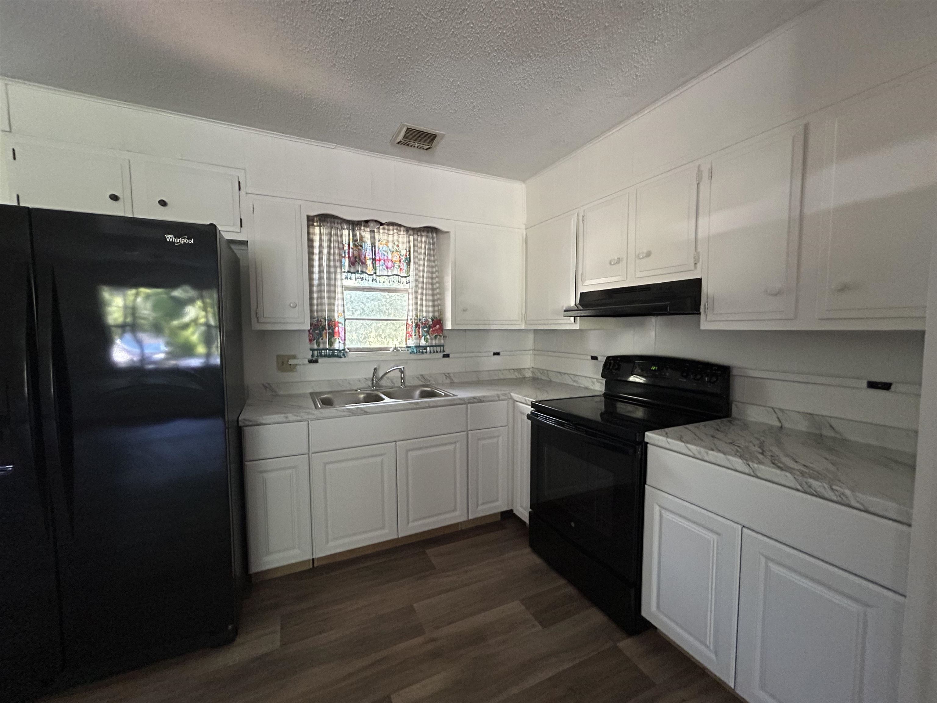 Navasota 1st - Residential Lease