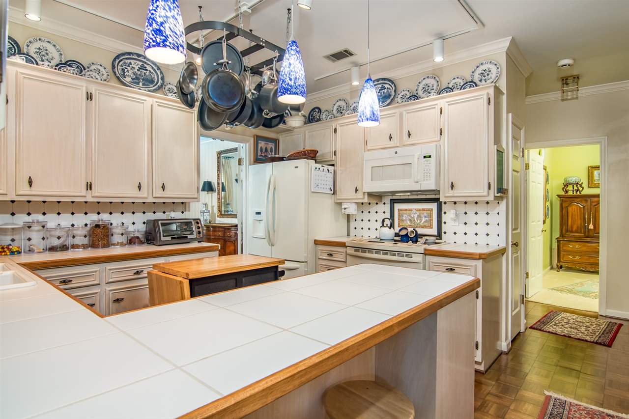 Sheraton Court Townhomes - Residential