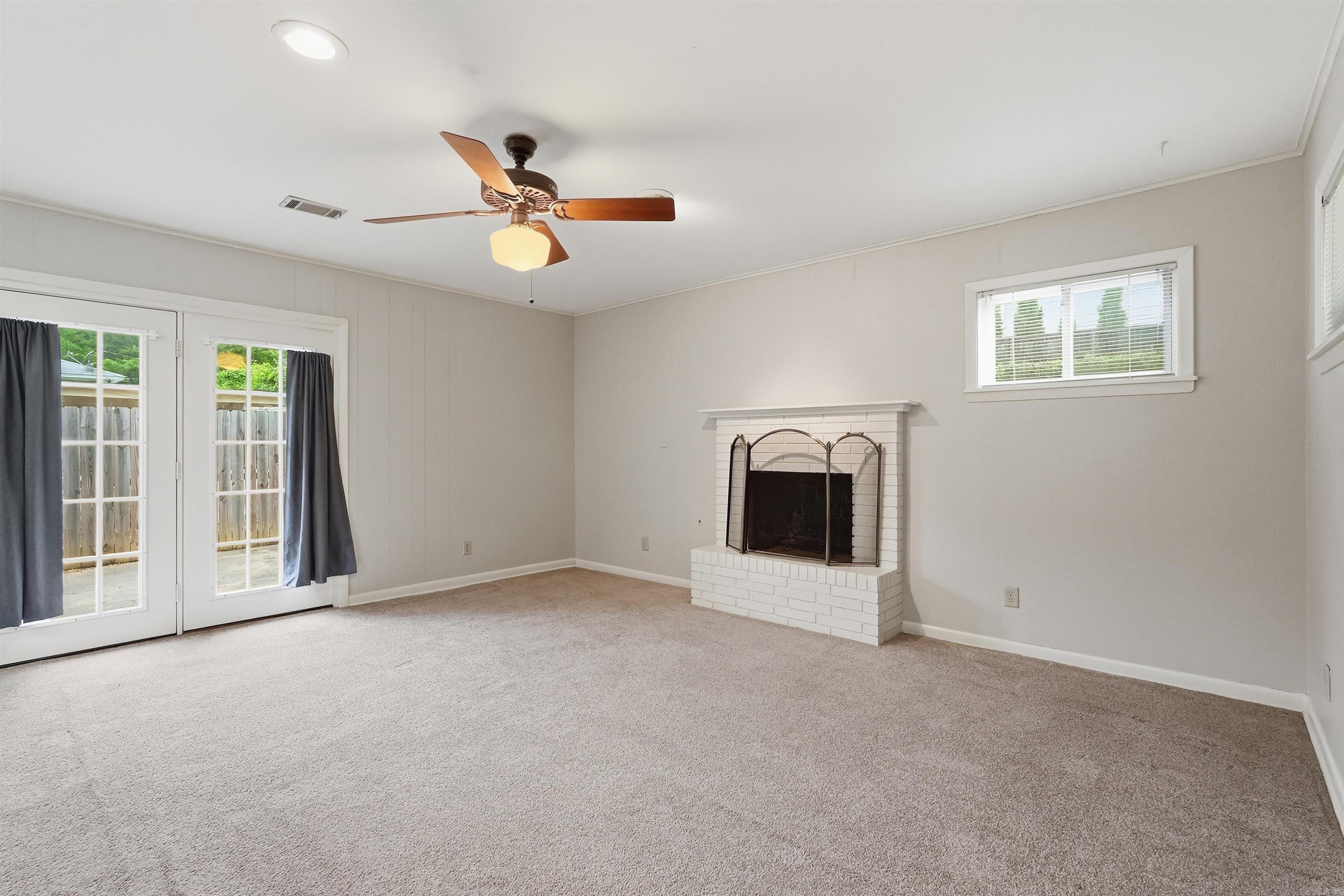 PINE WOOD HILL ADDN - Residential