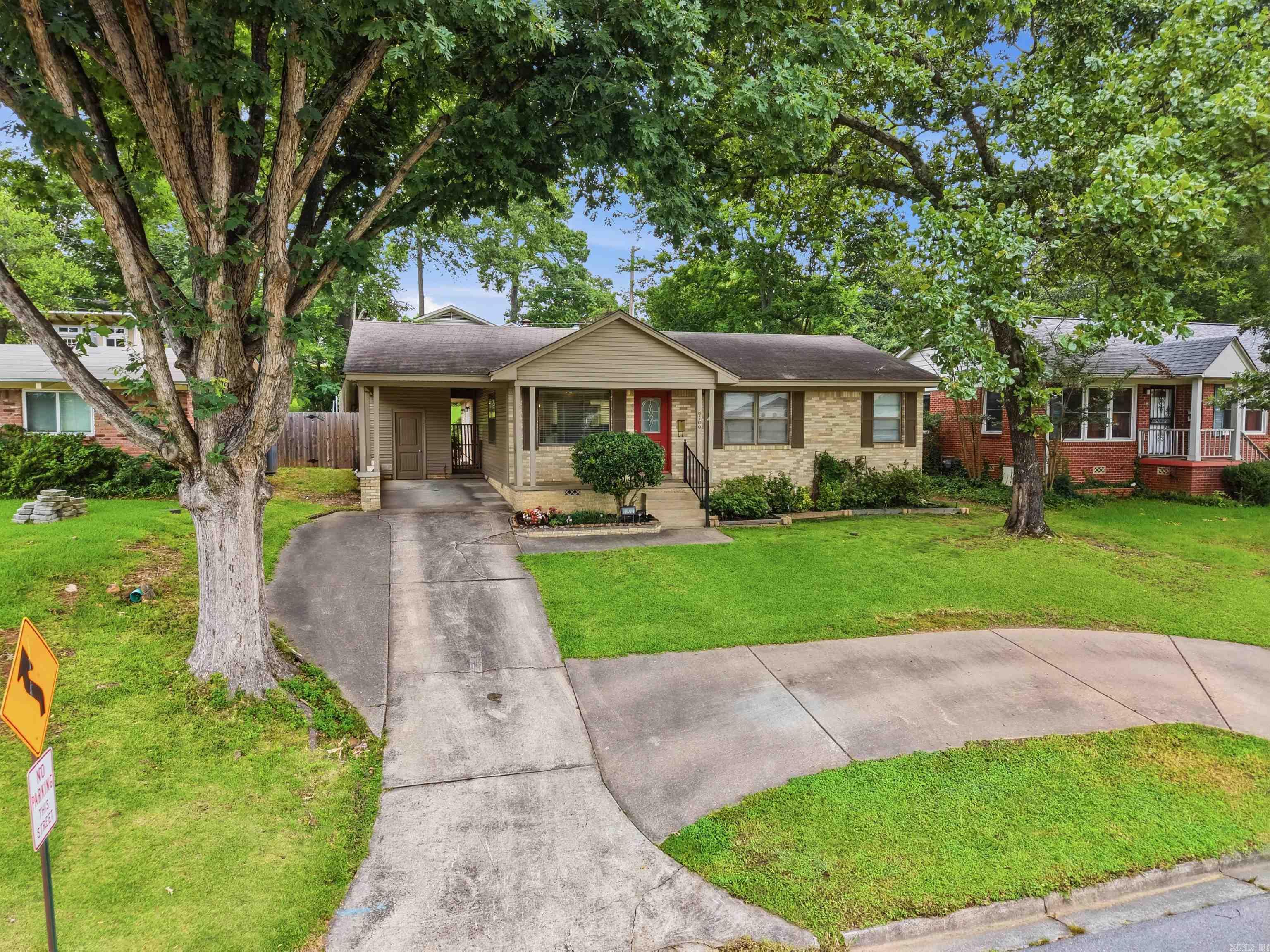 PINE WOOD HILL ADDN - Residential