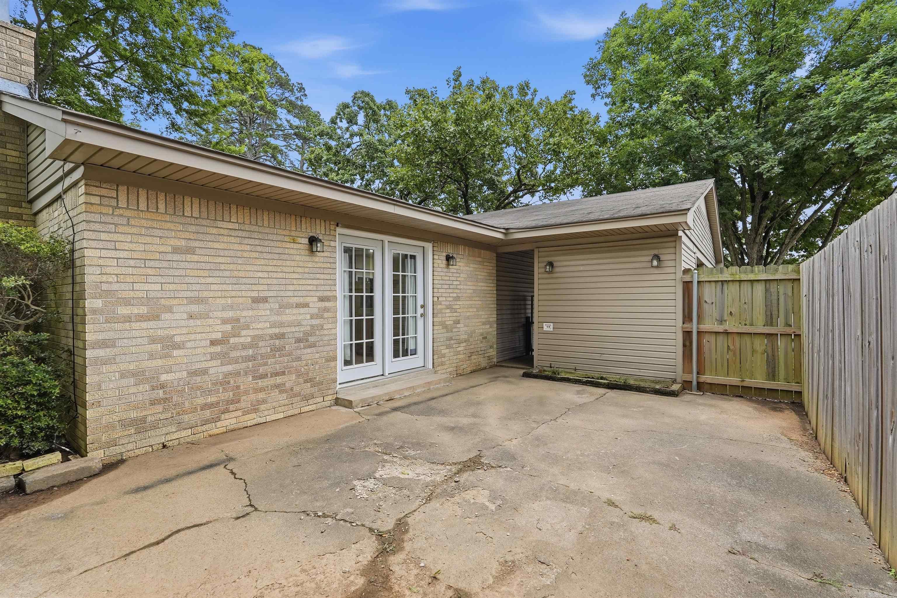 PINE WOOD HILL ADDN - Residential