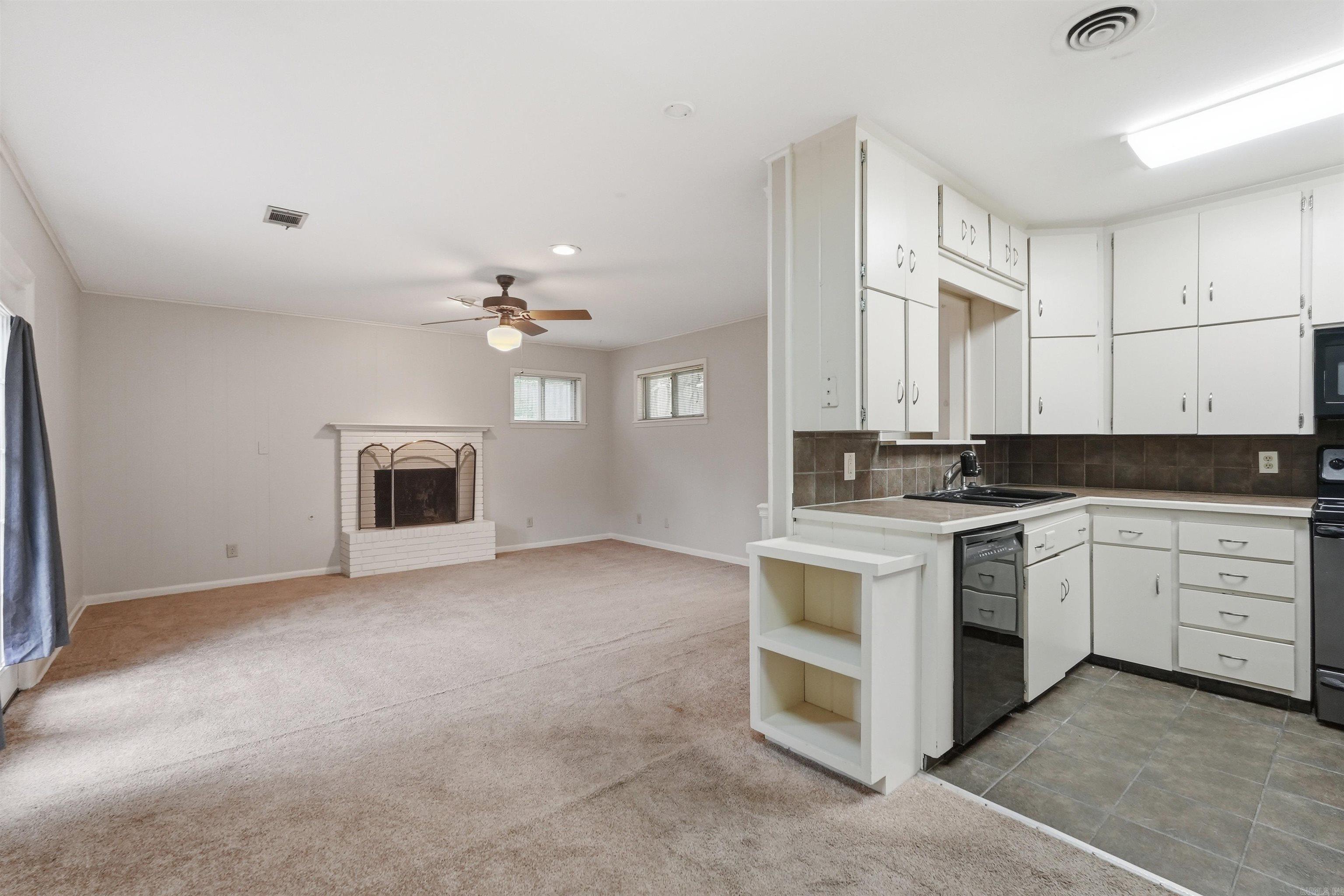 PINE WOOD HILL ADDN - Residential
