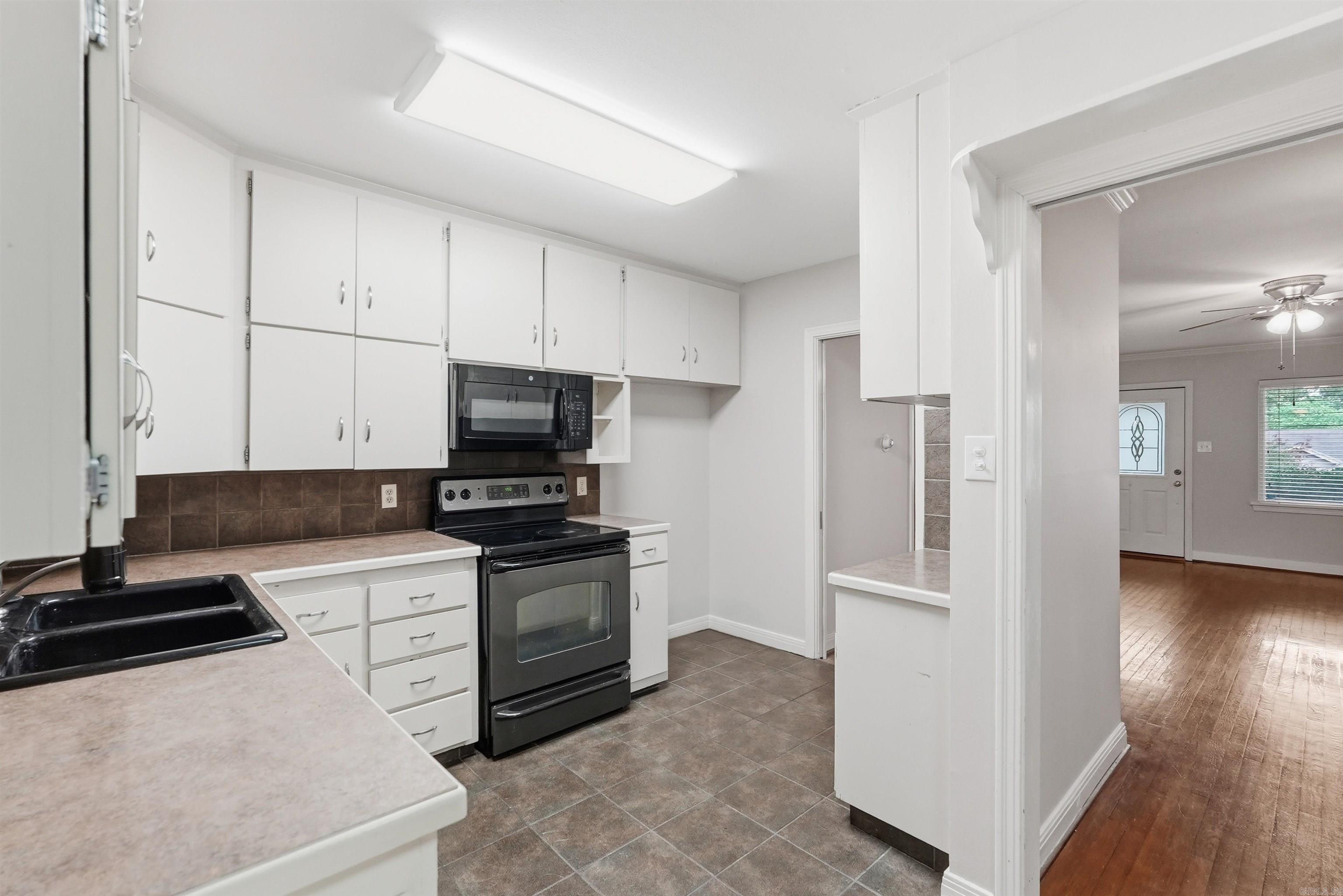 PINE WOOD HILL ADDN - Residential