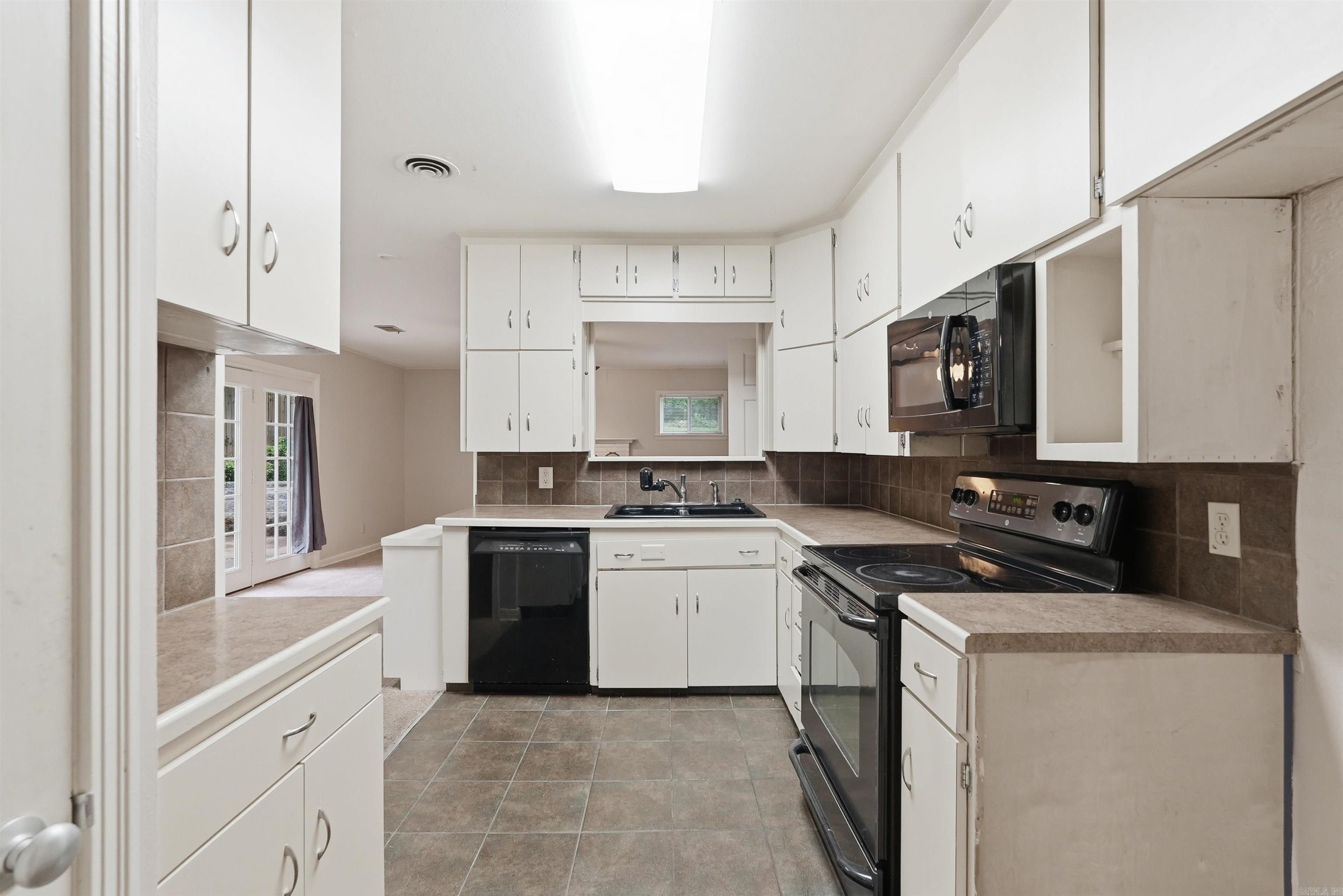PINE WOOD HILL ADDN - Residential