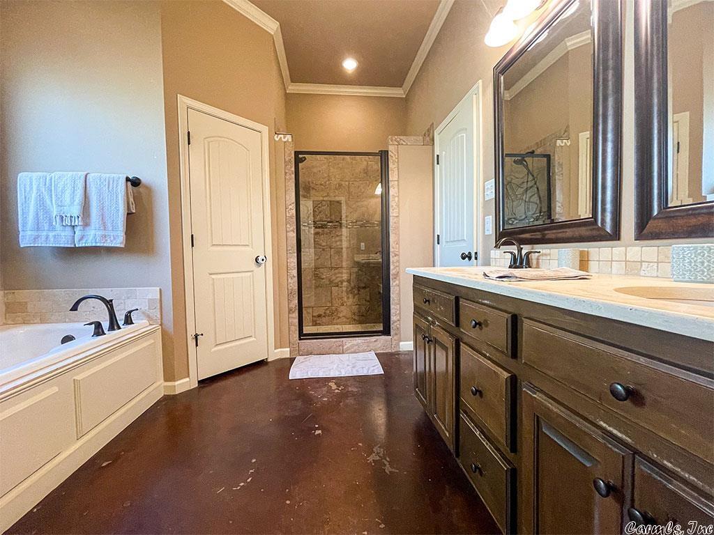OAK GLENN - Residential