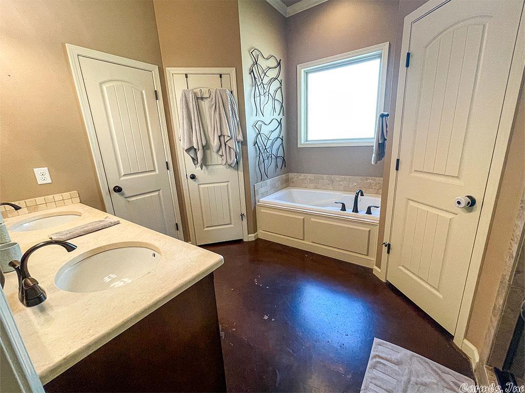OAK GLENN - Residential