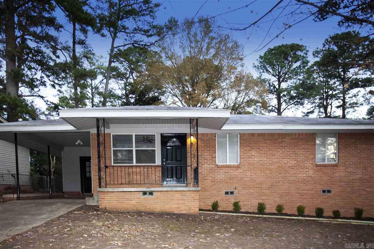Cozy home in Boyle Park neighborhood!  Great Location close to shopping and dining! Conveniently close to UALR as well. The lease for this property is for 2 years with a 3% increase after the first year. Income has to be 3x the amount of rent. NO SECTION 8.   **ALL PROPERTIES MAY NOT BE MOVE-IN READY**