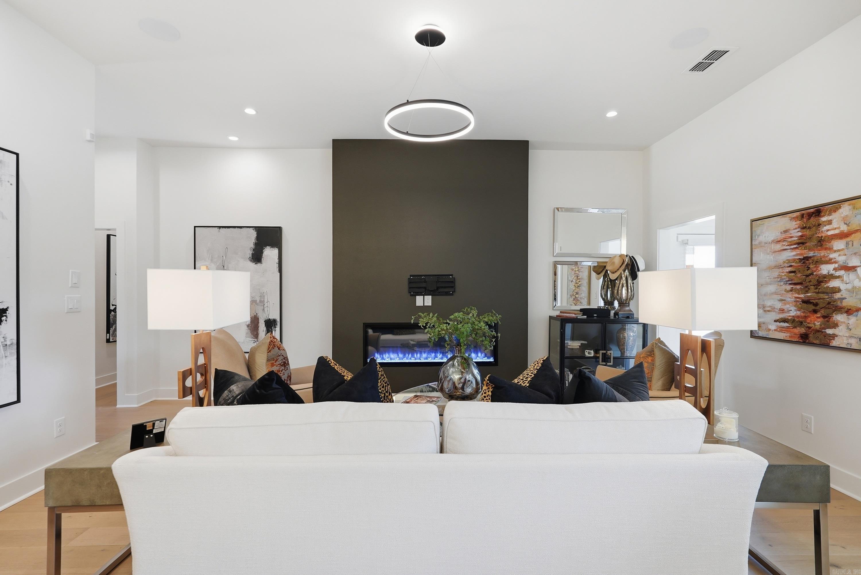 WALNUT VALLEY - Residential