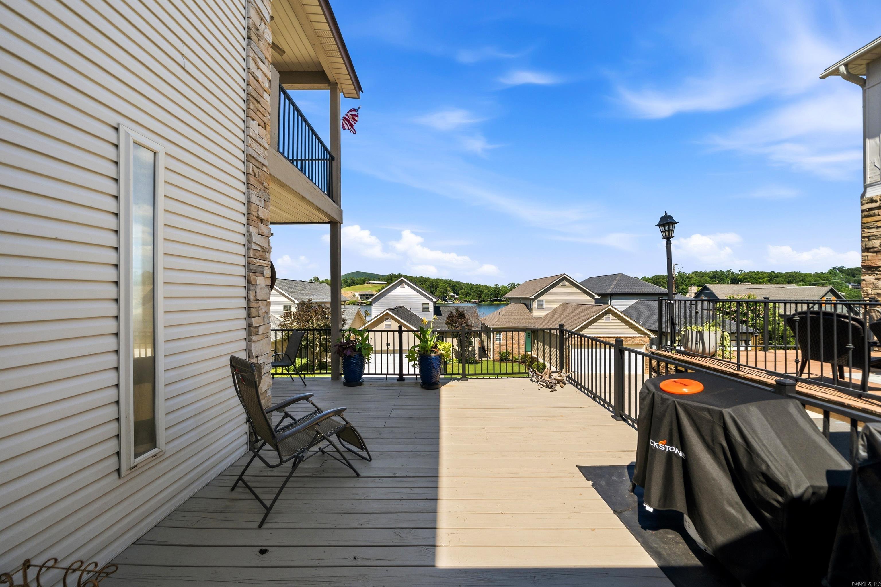 MAJESTIC LAKE VILLAGE TOWNHOMES - Residential