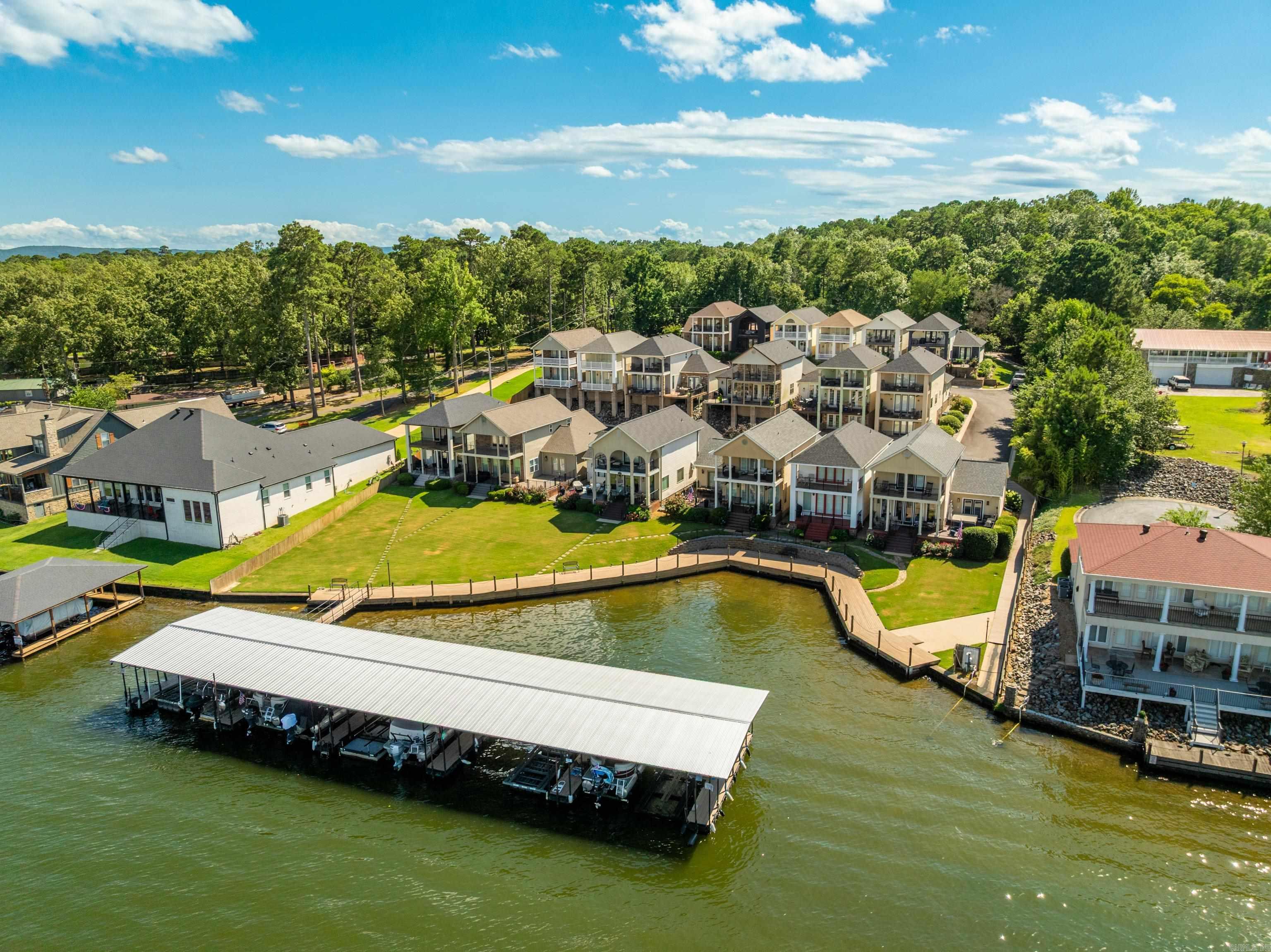 MAJESTIC LAKE VILLAGE TOWNHOMES - Residential