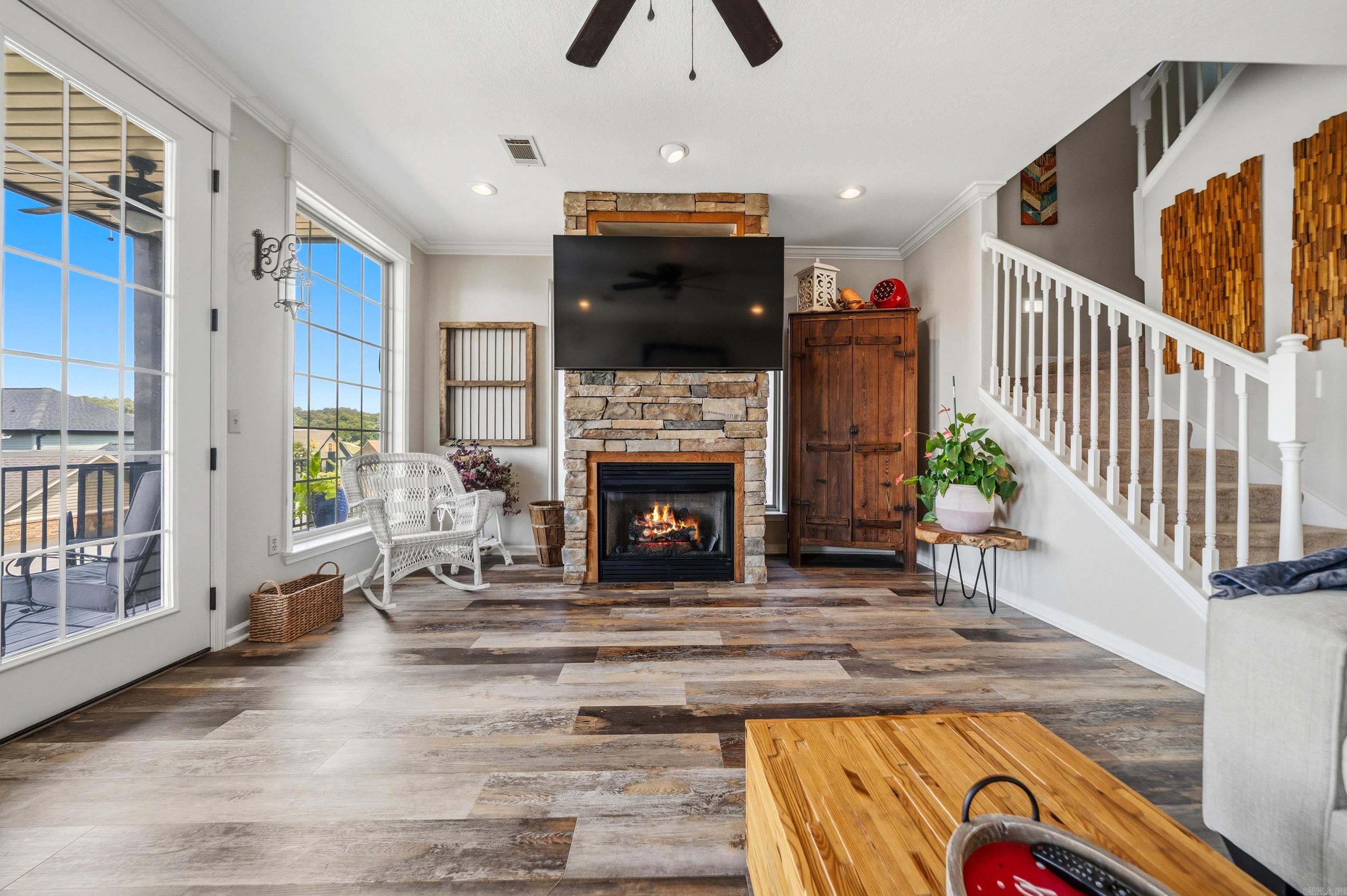 MAJESTIC LAKE VILLAGE TOWNHOMES - Residential