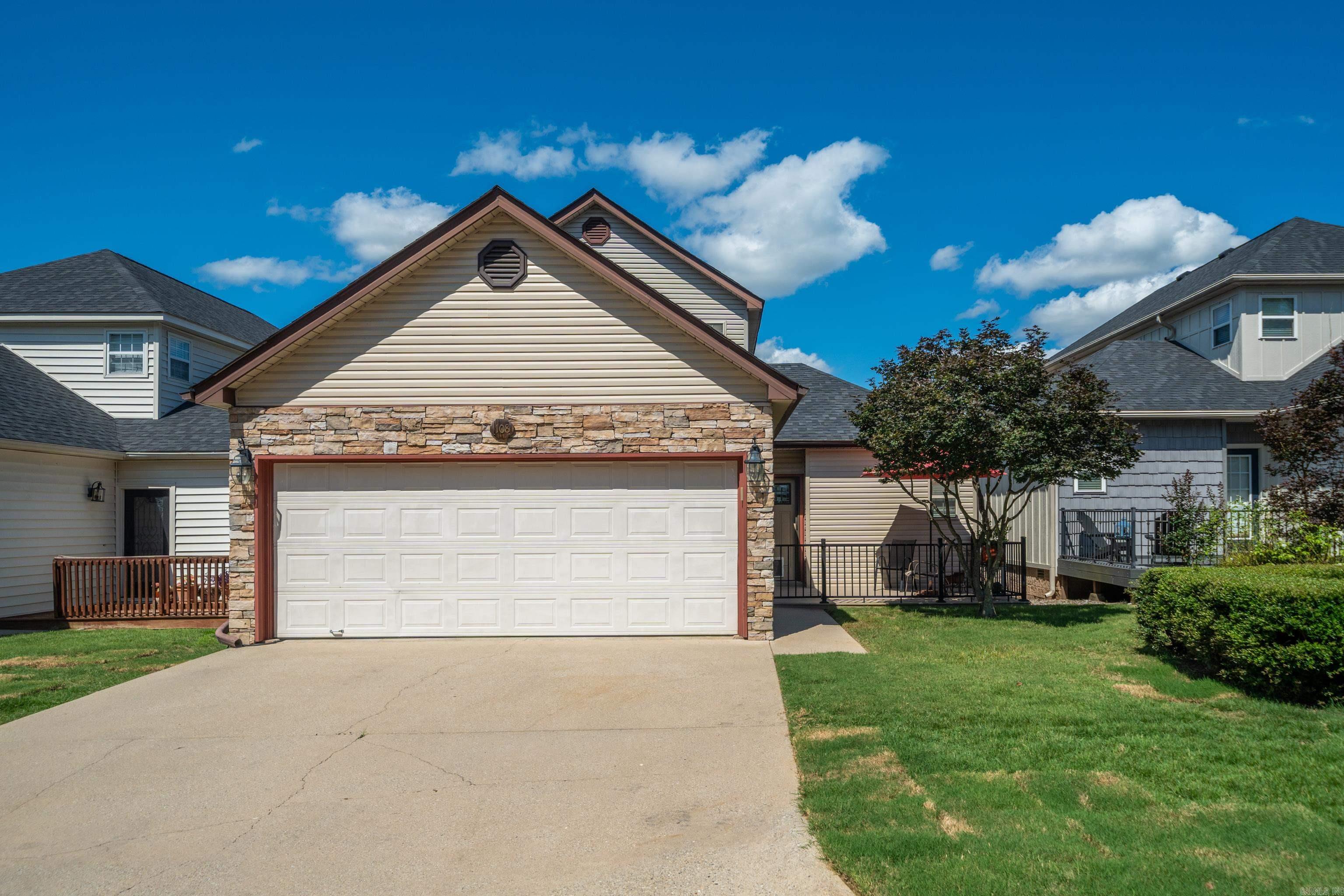 MAJESTIC LAKE VILLAGE TOWNHOMES - Residential