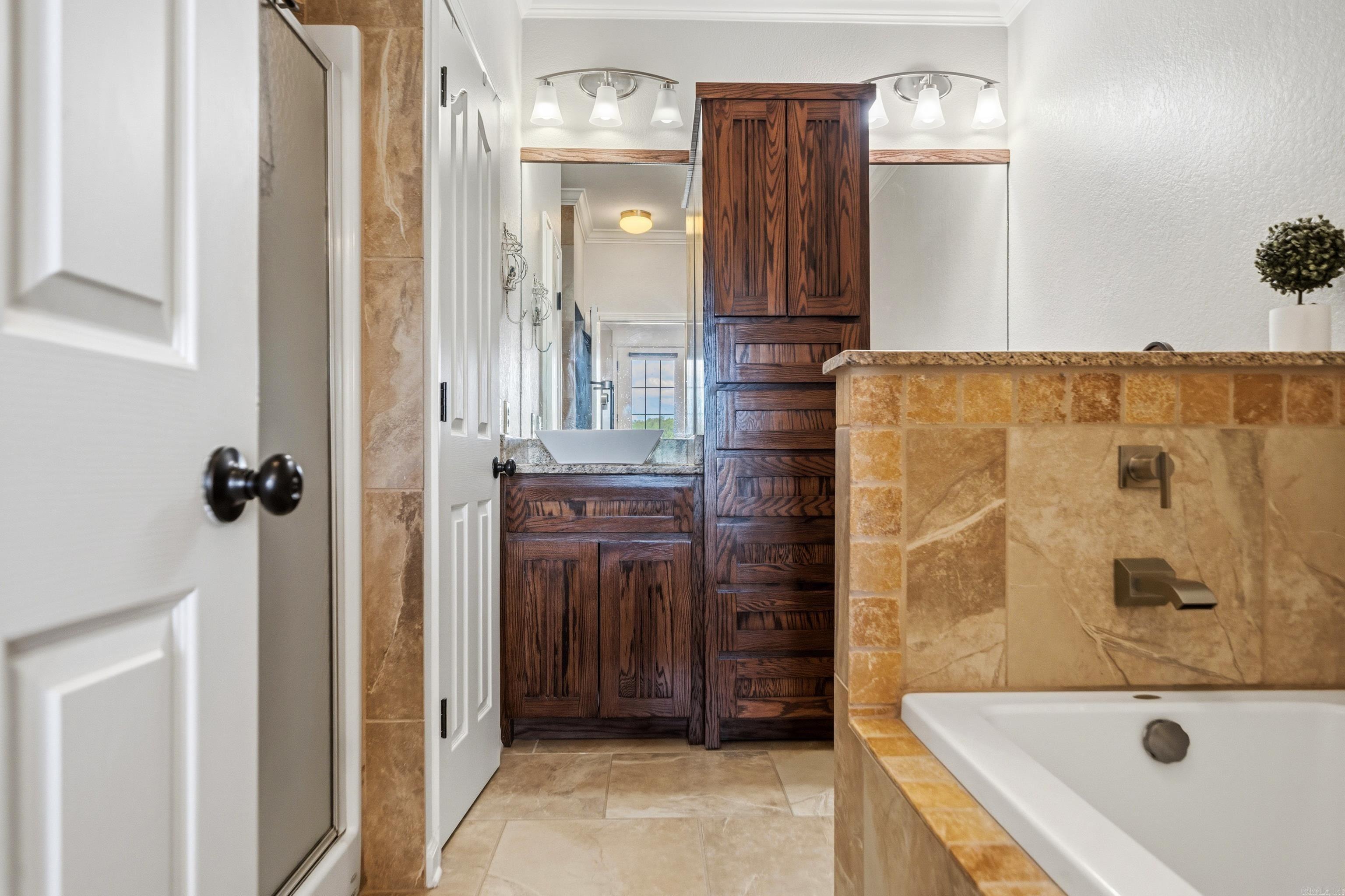 MAJESTIC LAKE VILLAGE TOWNHOMES - Residential