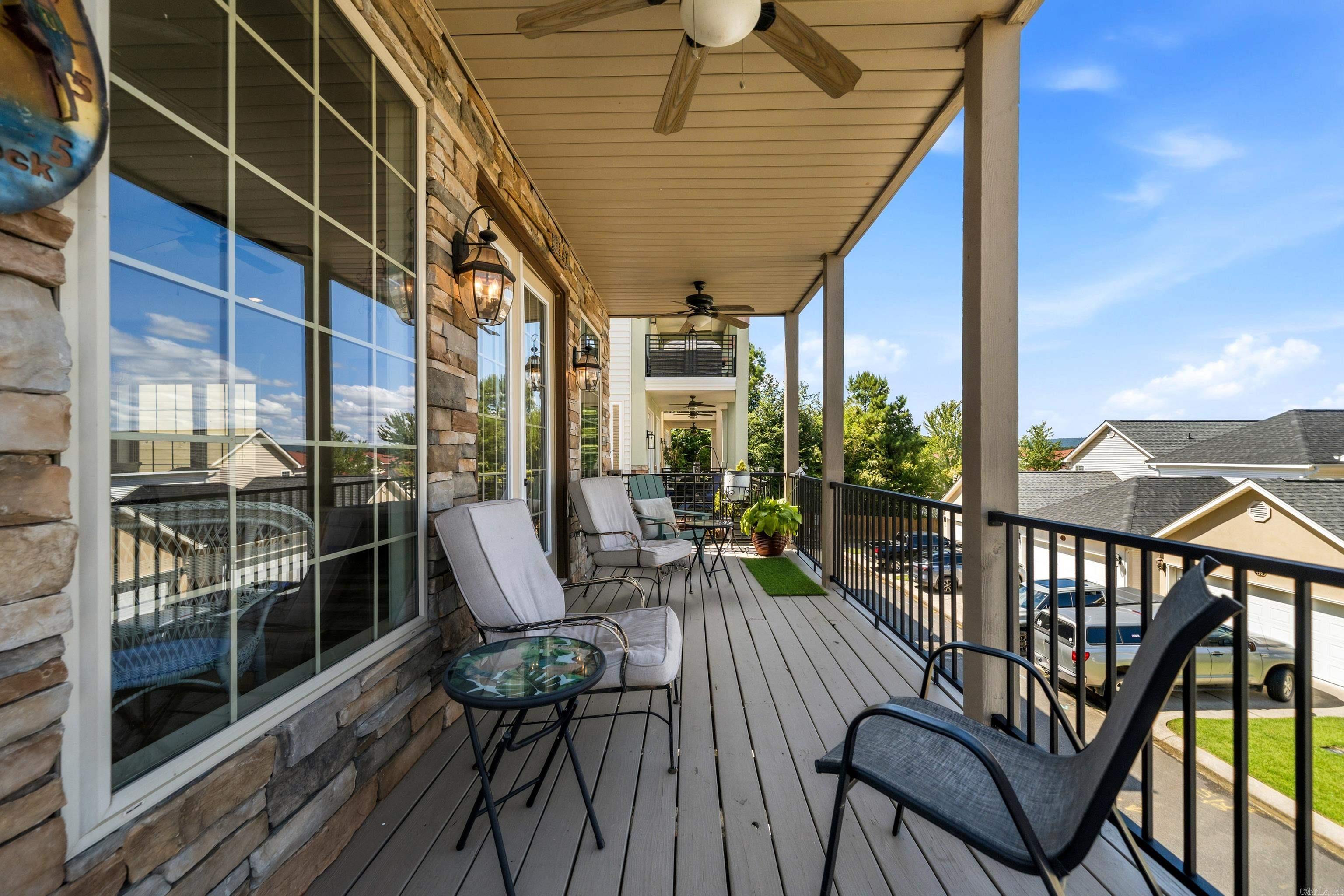 MAJESTIC LAKE VILLAGE TOWNHOMES - Residential