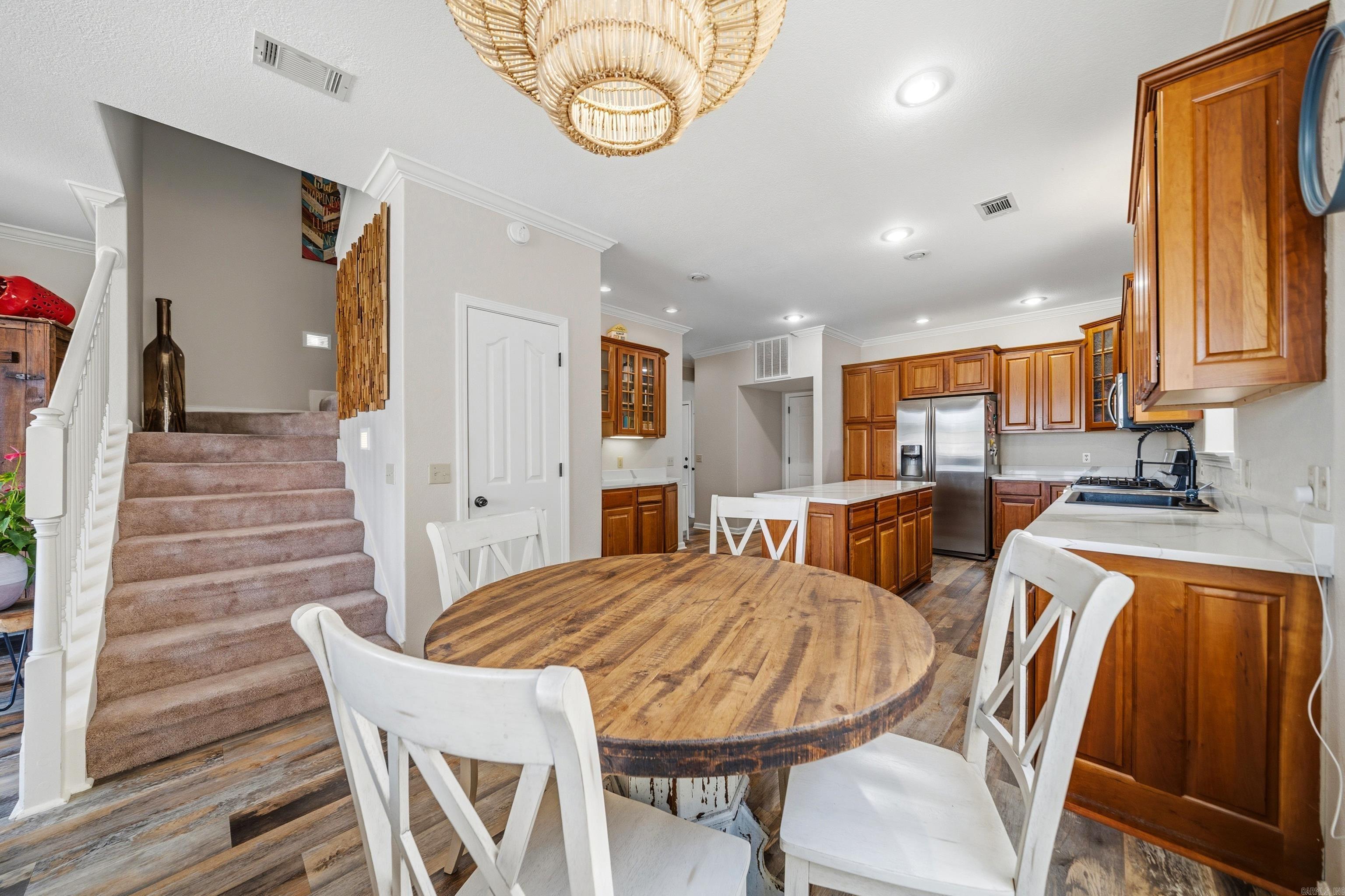 MAJESTIC LAKE VILLAGE TOWNHOMES - Residential