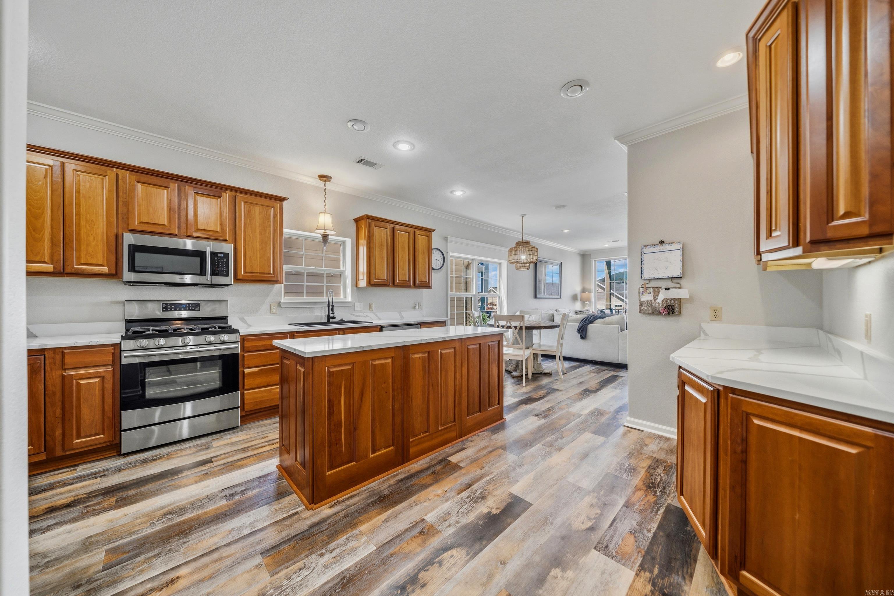 MAJESTIC LAKE VILLAGE TOWNHOMES - Residential