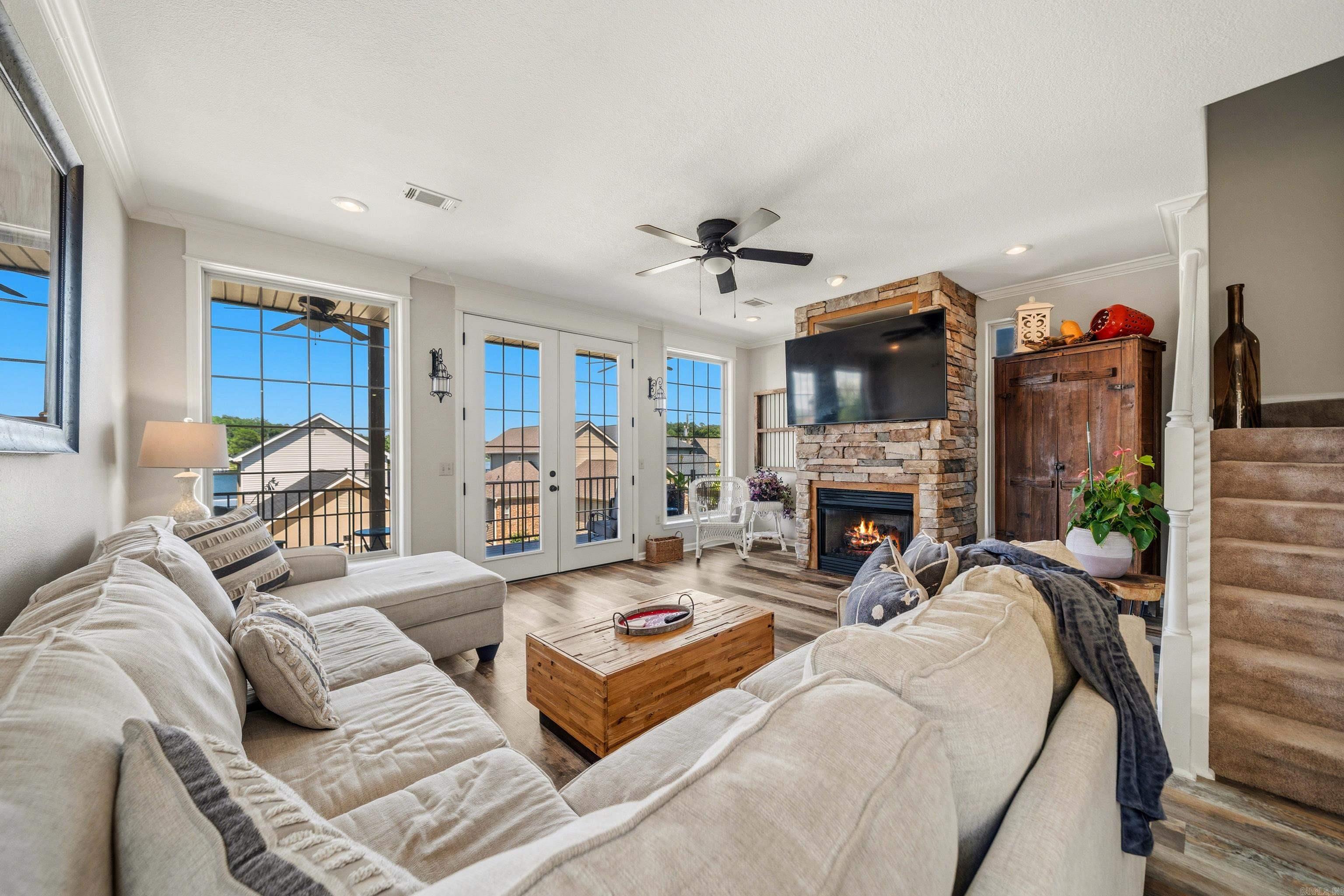 MAJESTIC LAKE VILLAGE TOWNHOMES - Residential