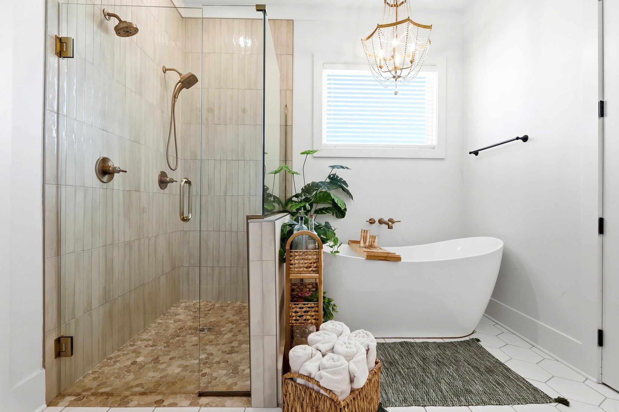 MIDTOWN BRYANT - Residential