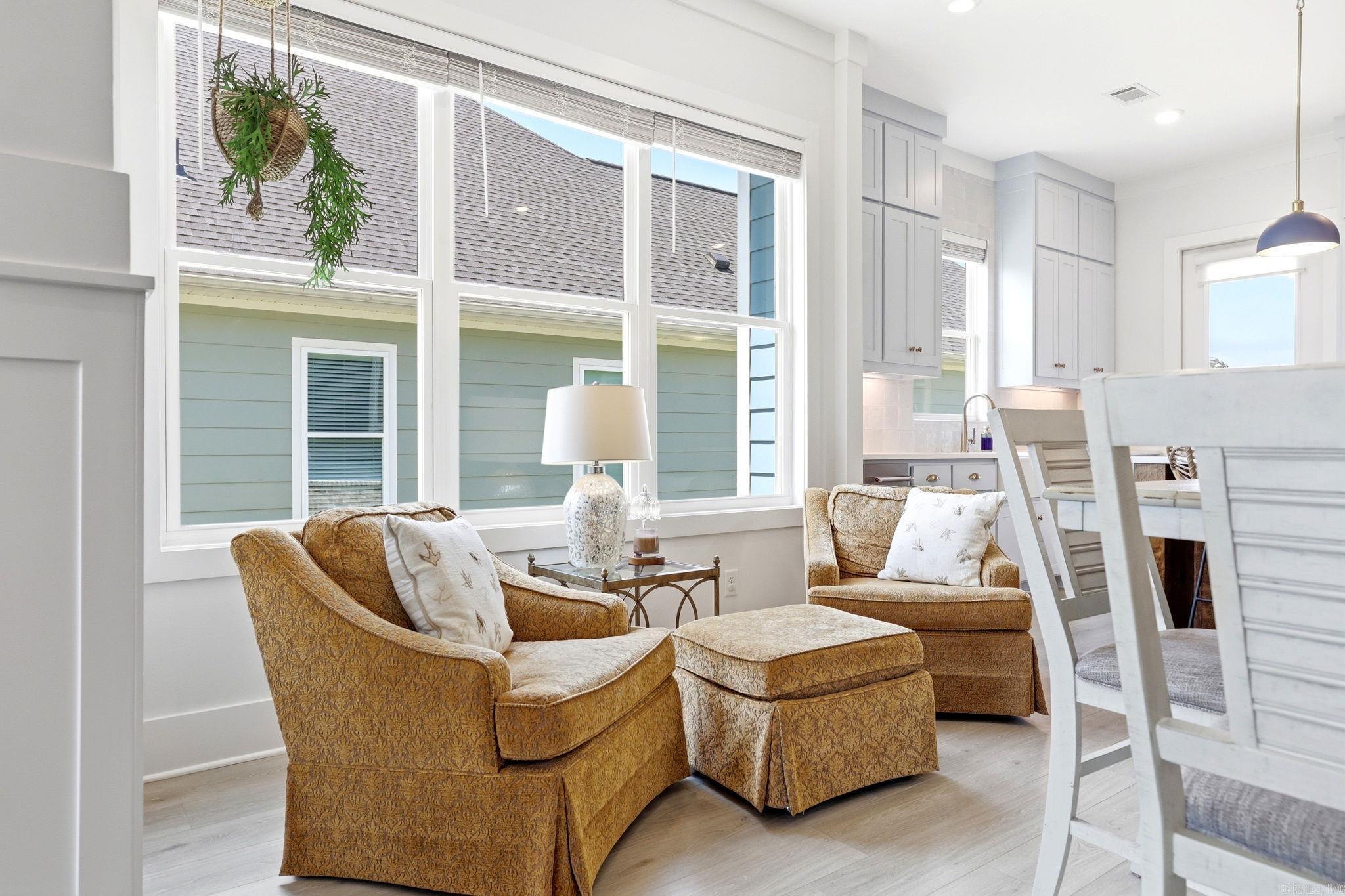 MIDTOWN BRYANT - Residential