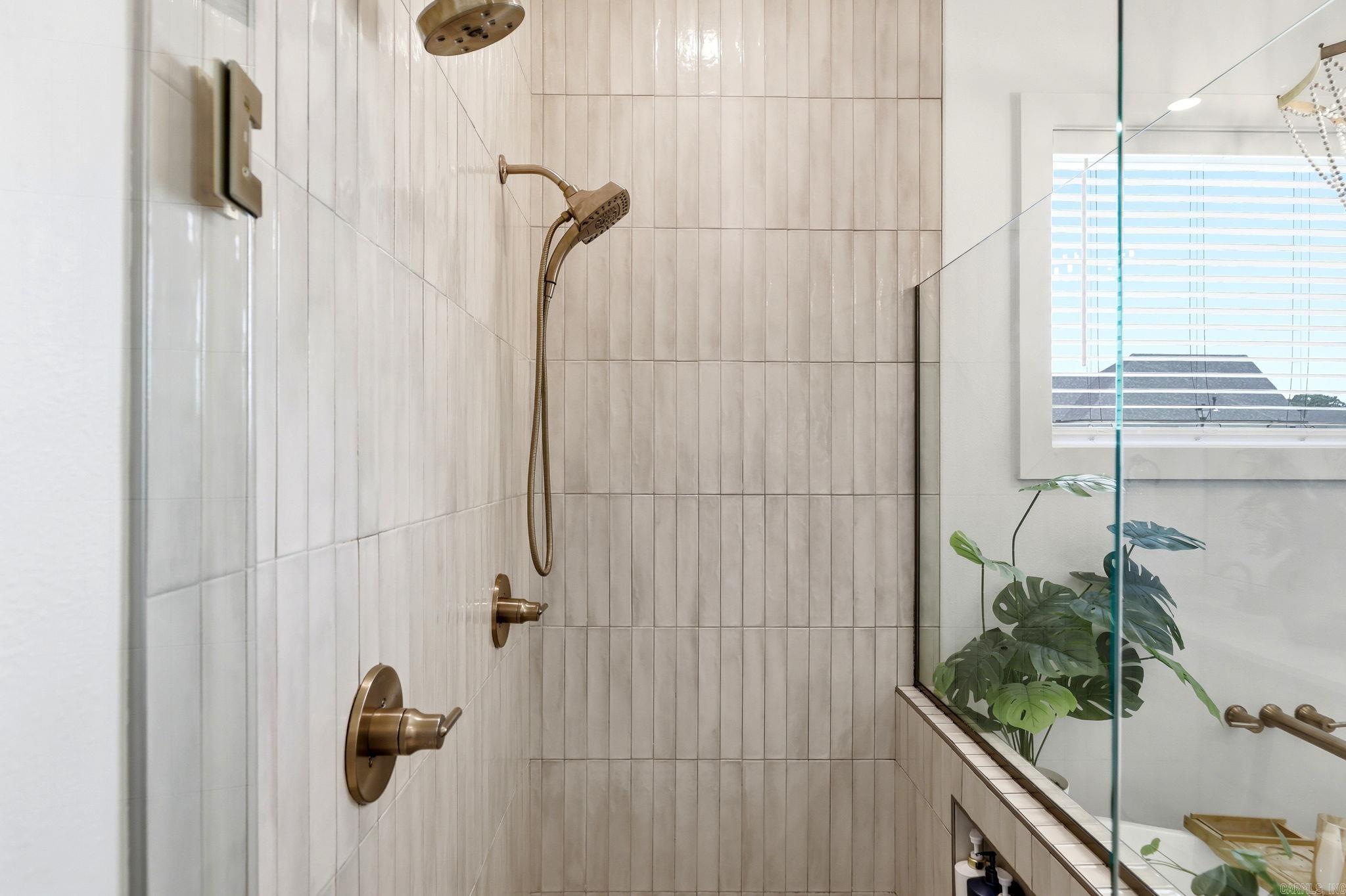 MIDTOWN BRYANT - Residential