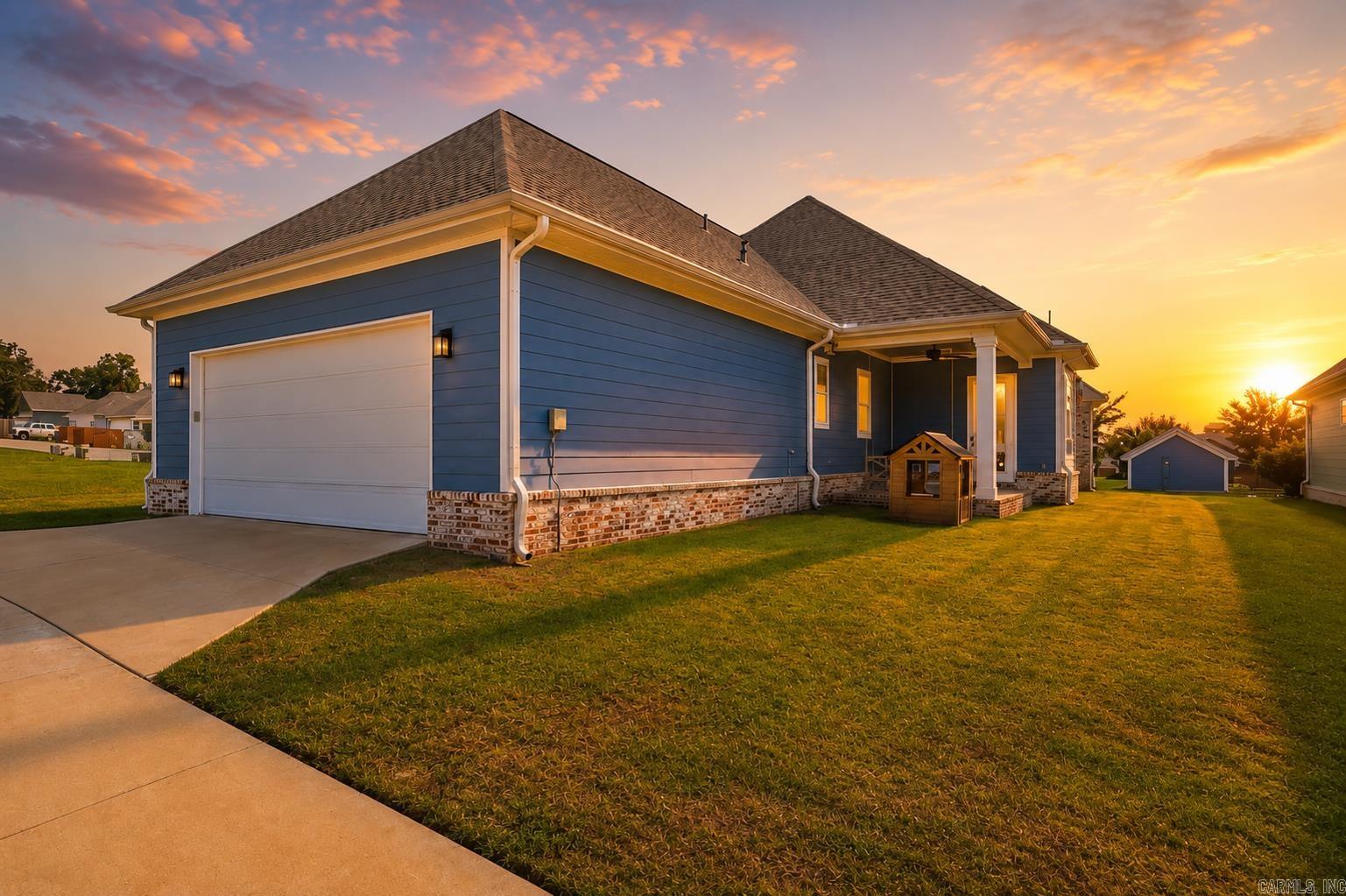MIDTOWN BRYANT - Residential