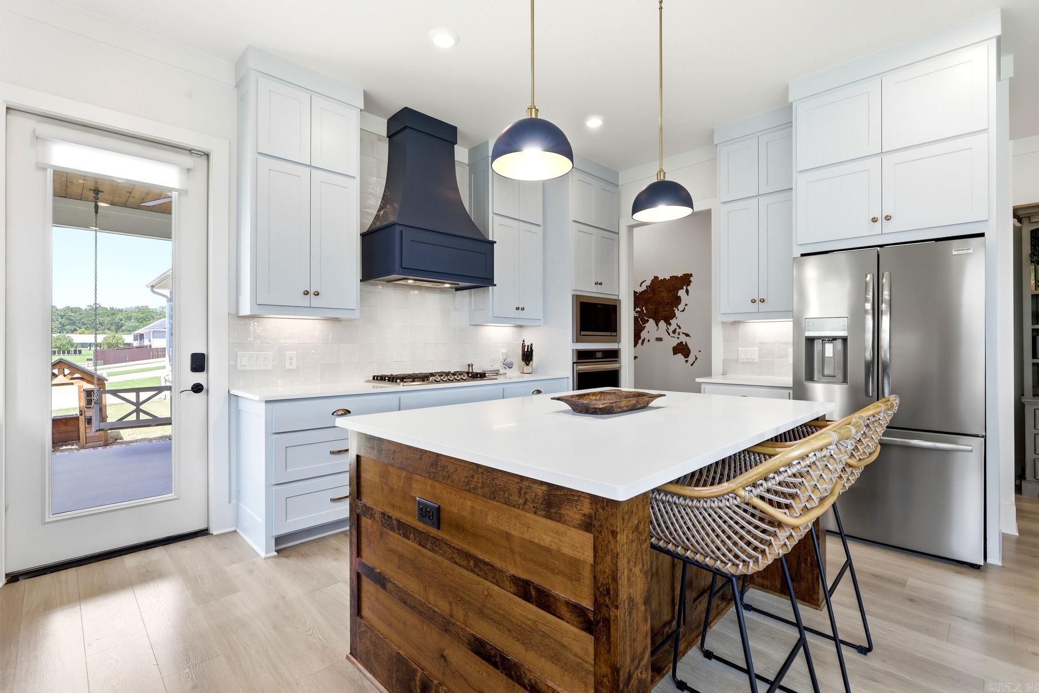 MIDTOWN BRYANT - Residential