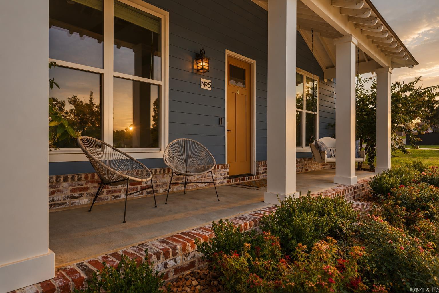 MIDTOWN BRYANT - Residential