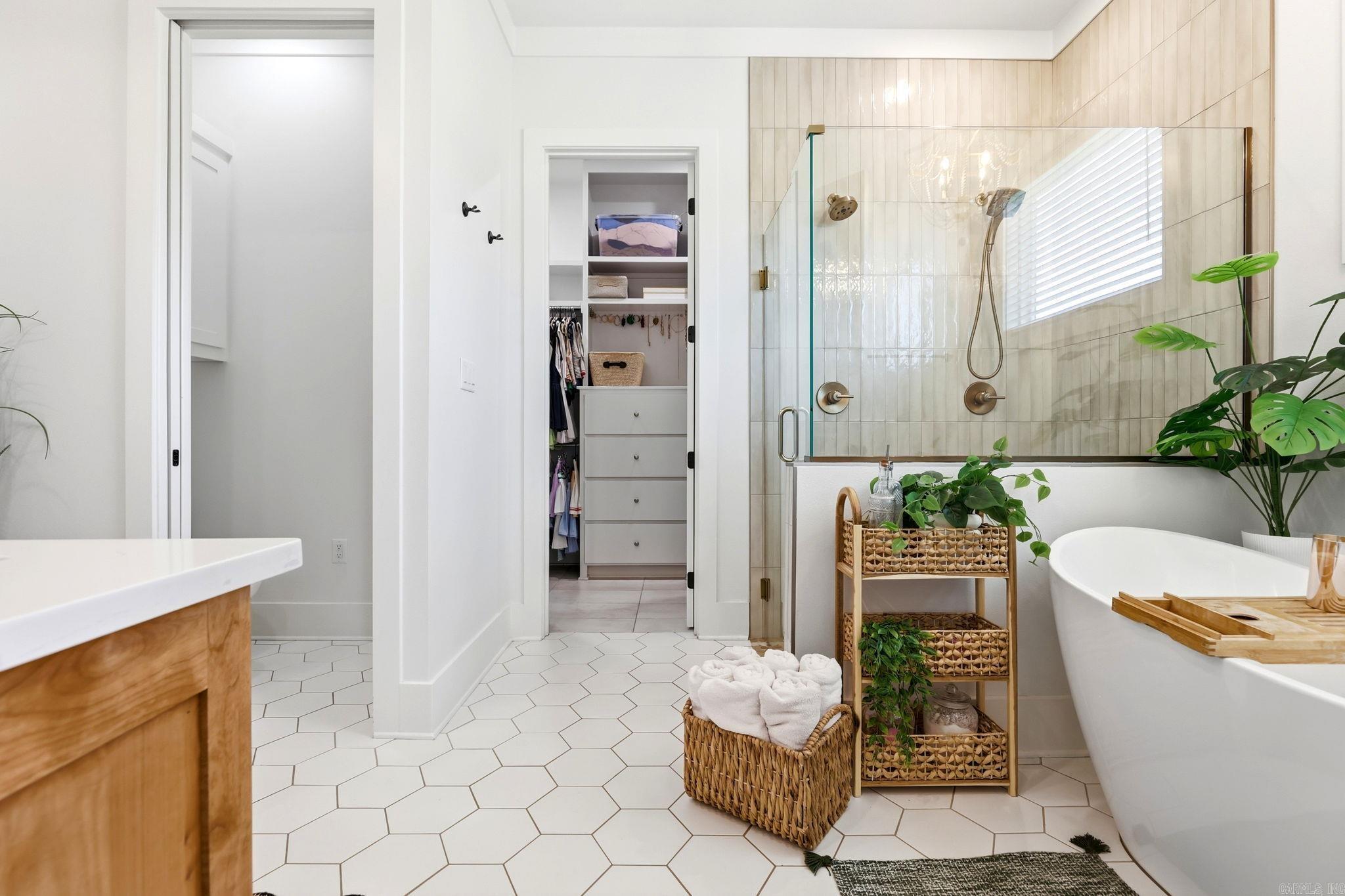MIDTOWN BRYANT - Residential