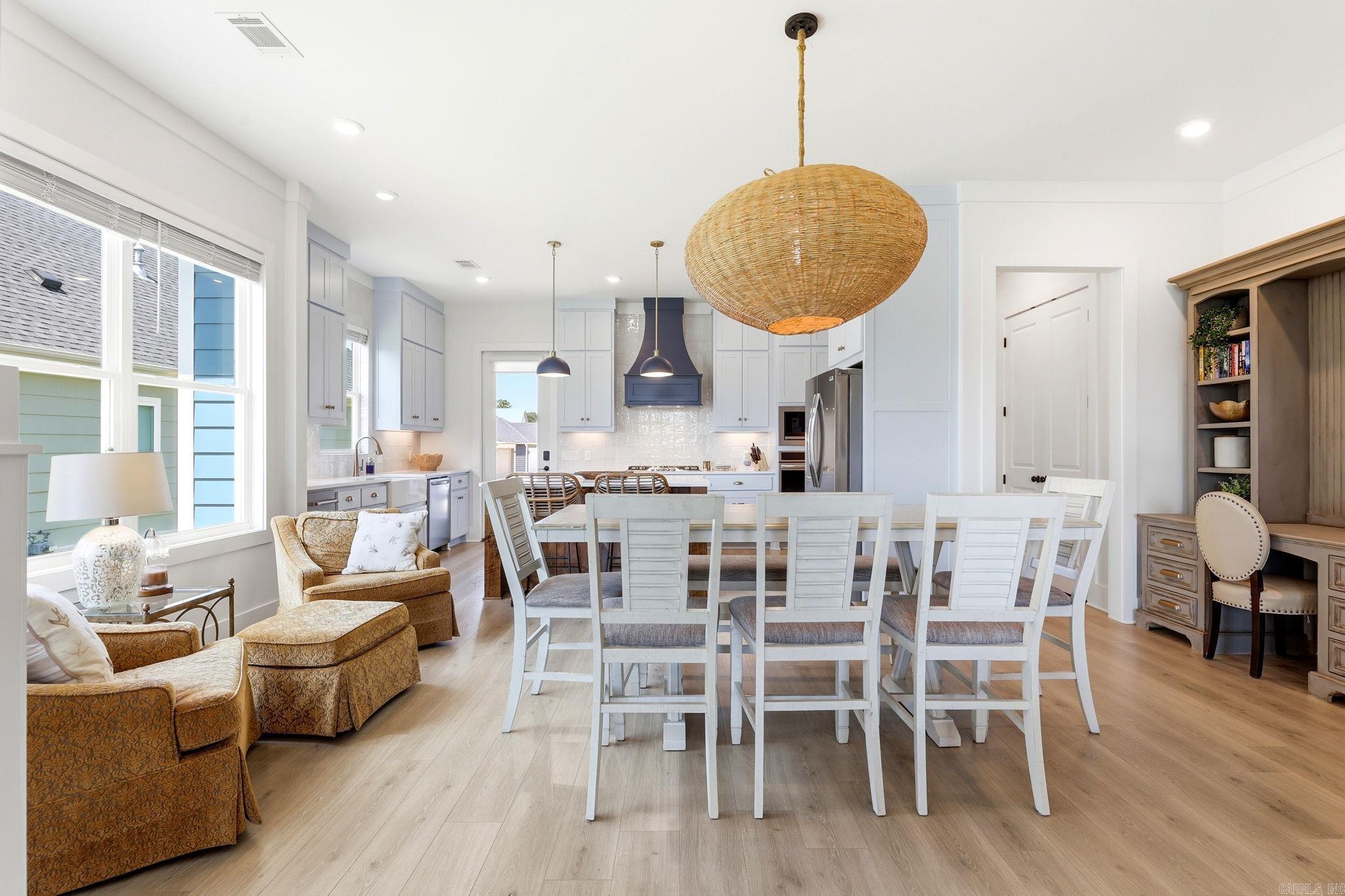 MIDTOWN BRYANT - Residential
