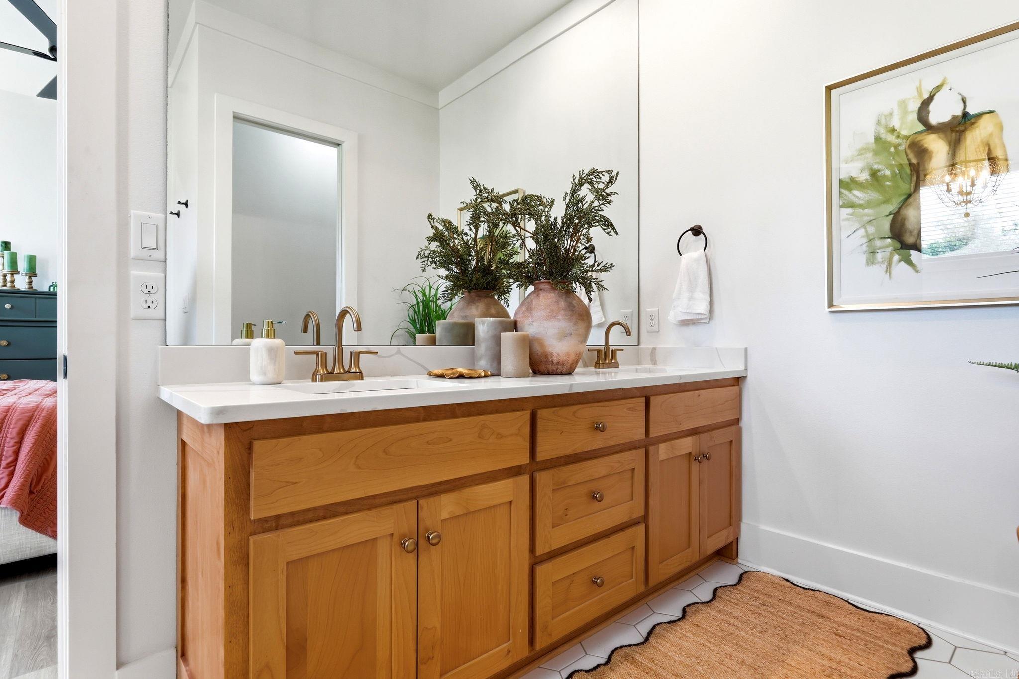 MIDTOWN BRYANT - Residential