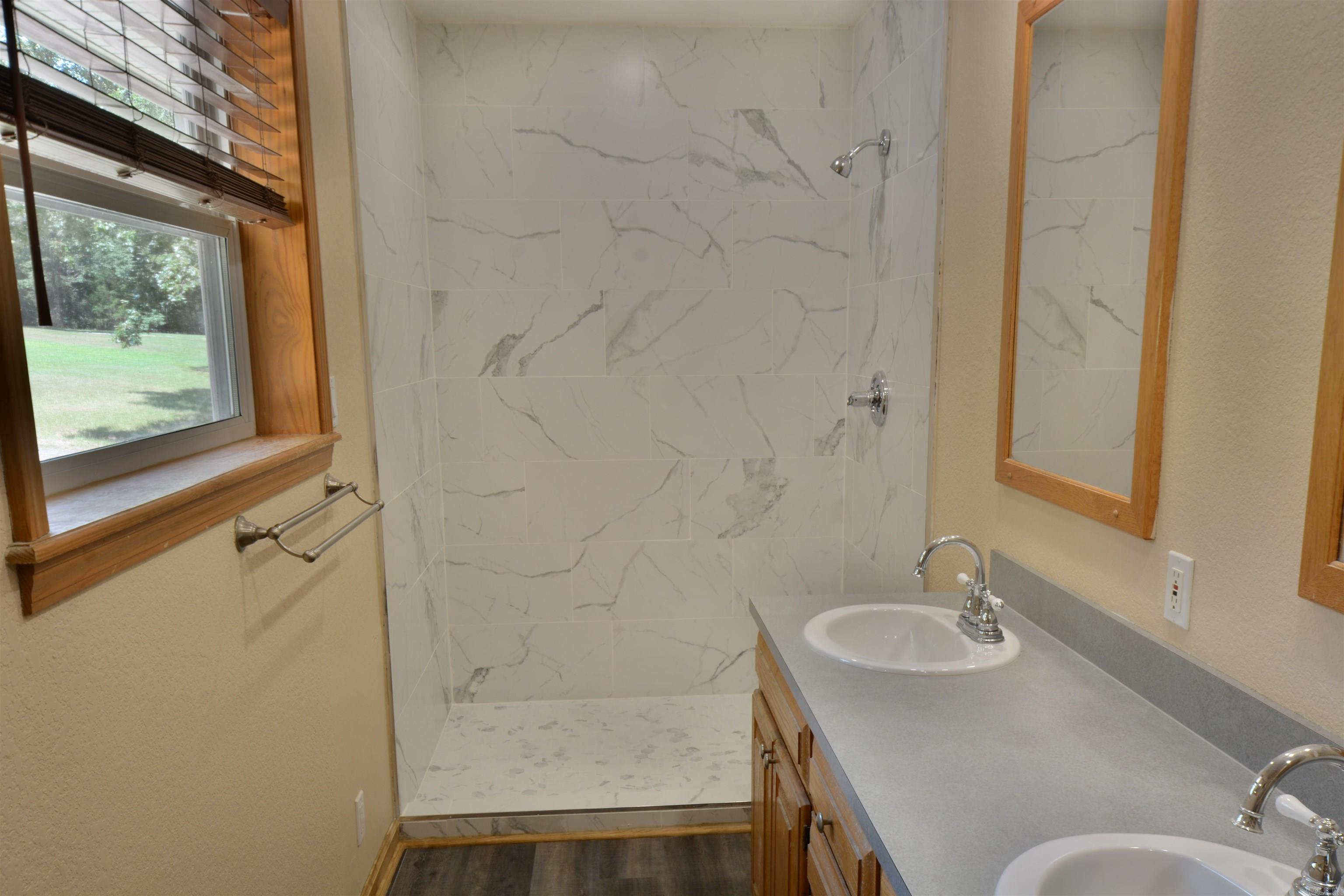 MAZARN CREEK ESTATES - Residential