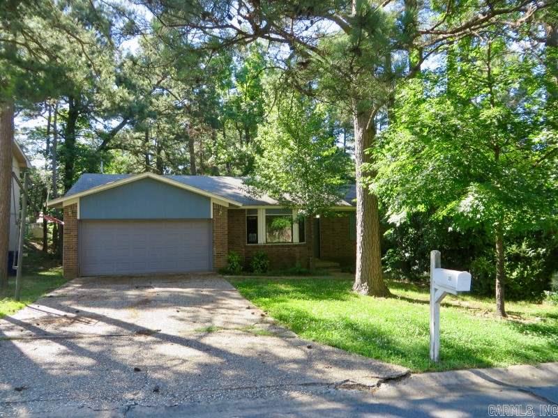 Adorable one level home in Maumelle!!  Features include 3 bedroom, 2 full baths, Nice size living room with high ceilings, Stone woodburning fireplace, open split floorplan. Master suite with attached bath.  2 additional bedrooms include built in desks & drawers.  Huge fully fenced level backyard perfect for kids!!  2 car garage!  NEW Carpet throughout home! Come see today!  NO SIGN IN YARD!
