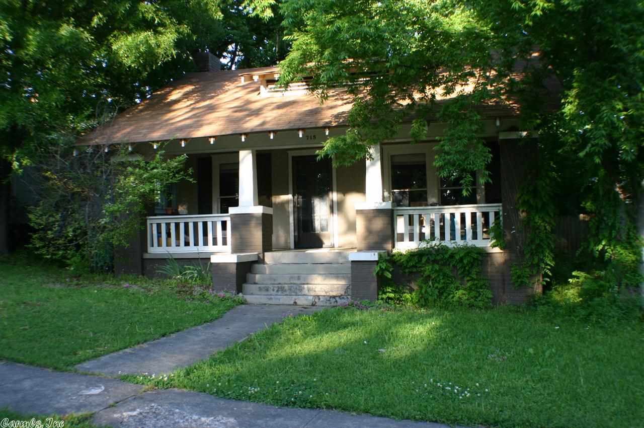 Location, Location, Location!  Right in the heart of Hillcrest, just off Kavanaugh.  If you're looking for a home in a great area close to shops and restaurants, this is it.  Great Front Porch, Newer Roof, Full Brick Exterior that has been recently painted. Nice sized fully fenced back yard with deck.
