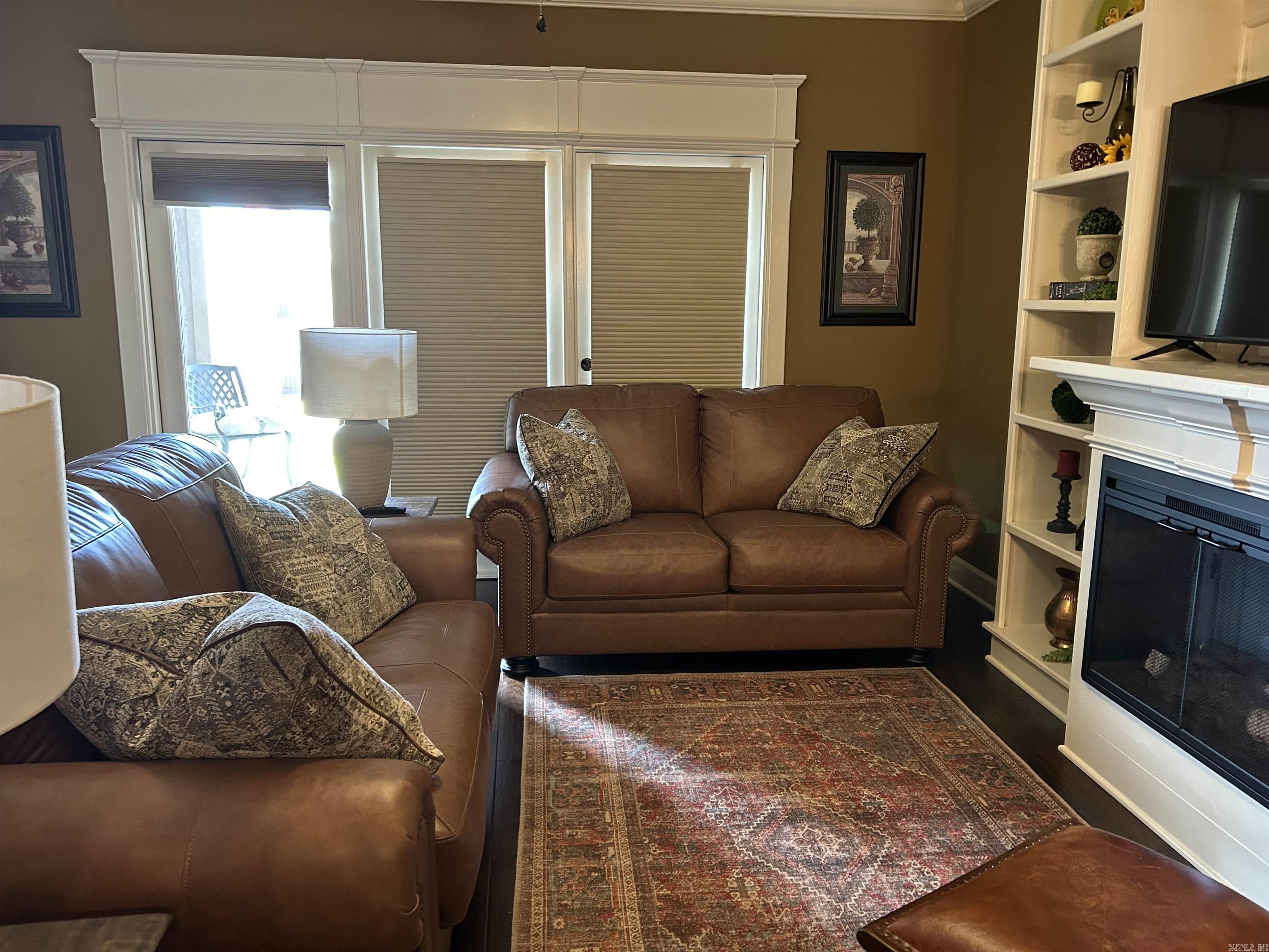 BAY SHORES - Residential