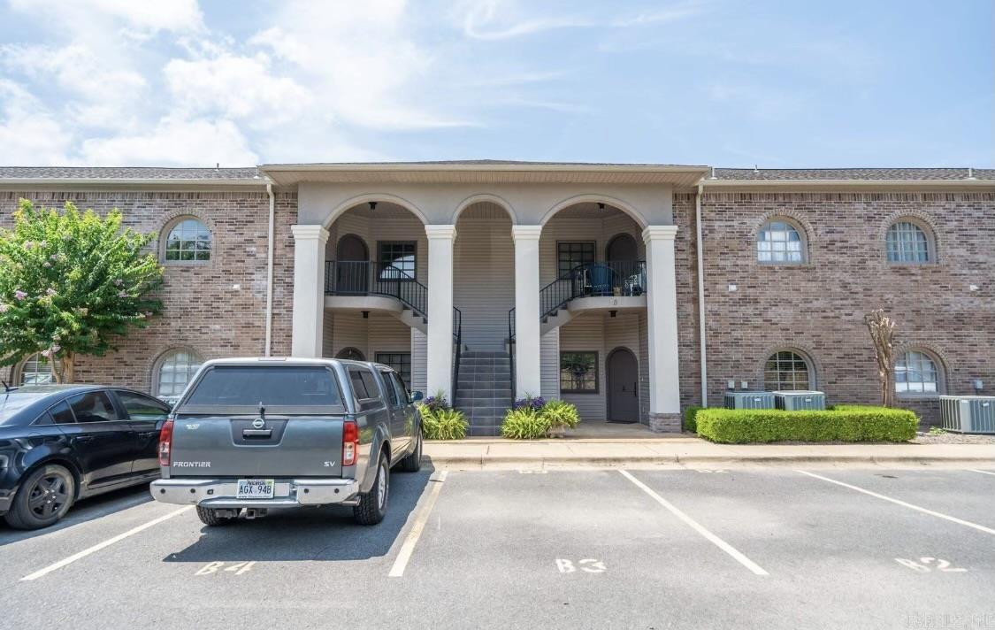 ..Great Ground  Level Condo in Gated area; NEWER Buiilt; Greatroom w/frpl and builtin cabinets;Kitchen with Breakfast bar & Pantry;  Master Bedroom -lge with walk in closet; Master Bath w sep whirlpool,walk in shower and dbl vanities; 2nd bedroom w/access to main bath; laundry; Covered Patio-  outside stg ...NICE POOL AREA W/COMMUNITY ROOM; ...LAKE VIEW  NEW WOOD FLOORING AND PAINT INSIDE DEC 2023