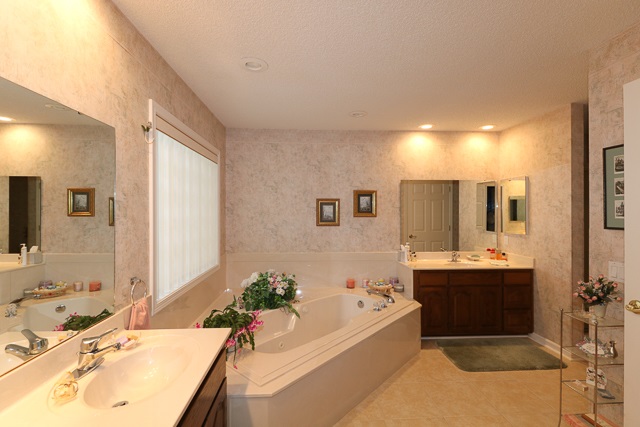 Villa Alegre Courts - Residential