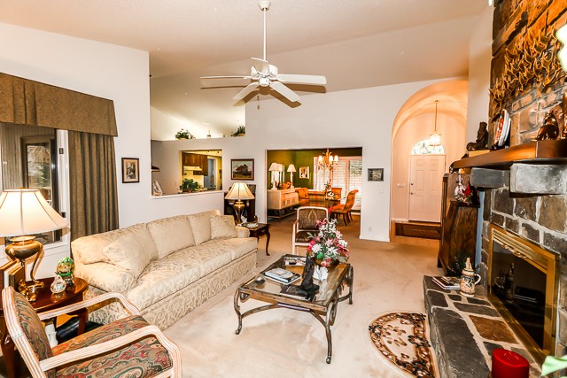 Villa Alegre Courts - Residential