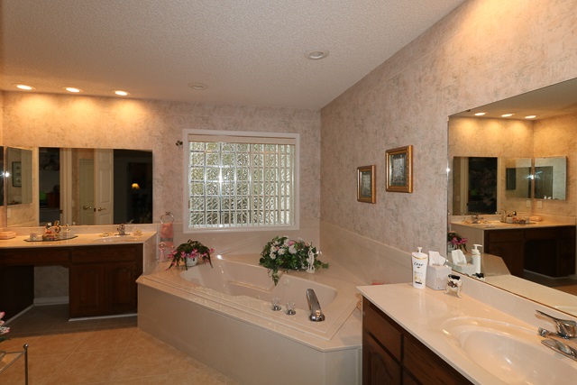 Villa Alegre Courts - Residential