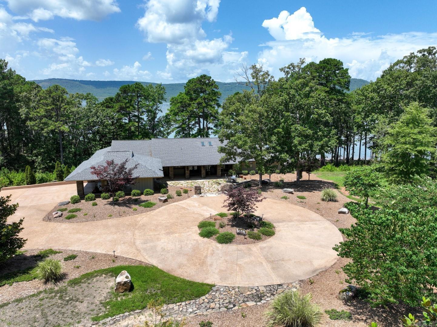 Eden Isle-Country Club - Residential