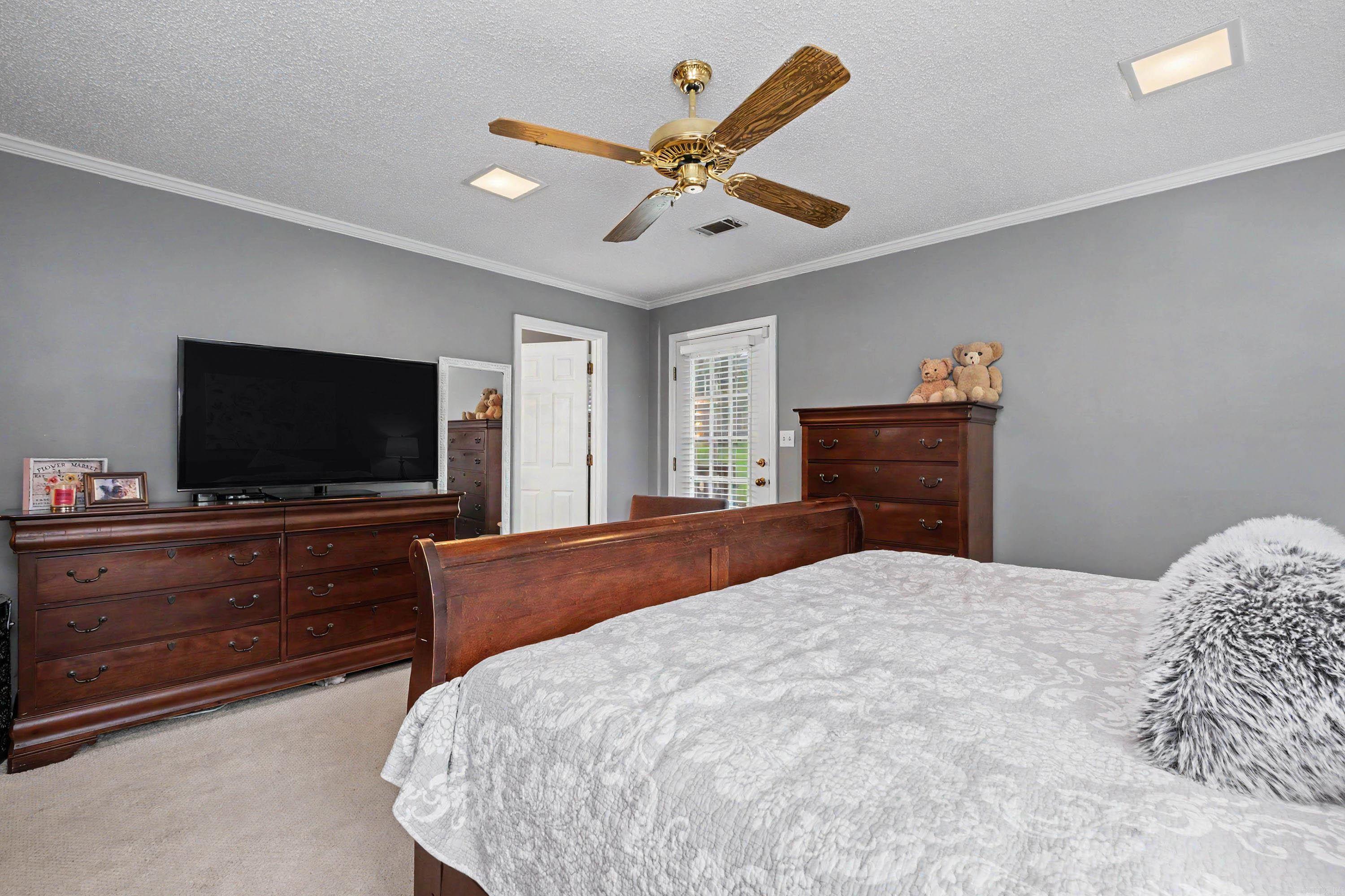 SPRING VALLEY MANOR - Residential